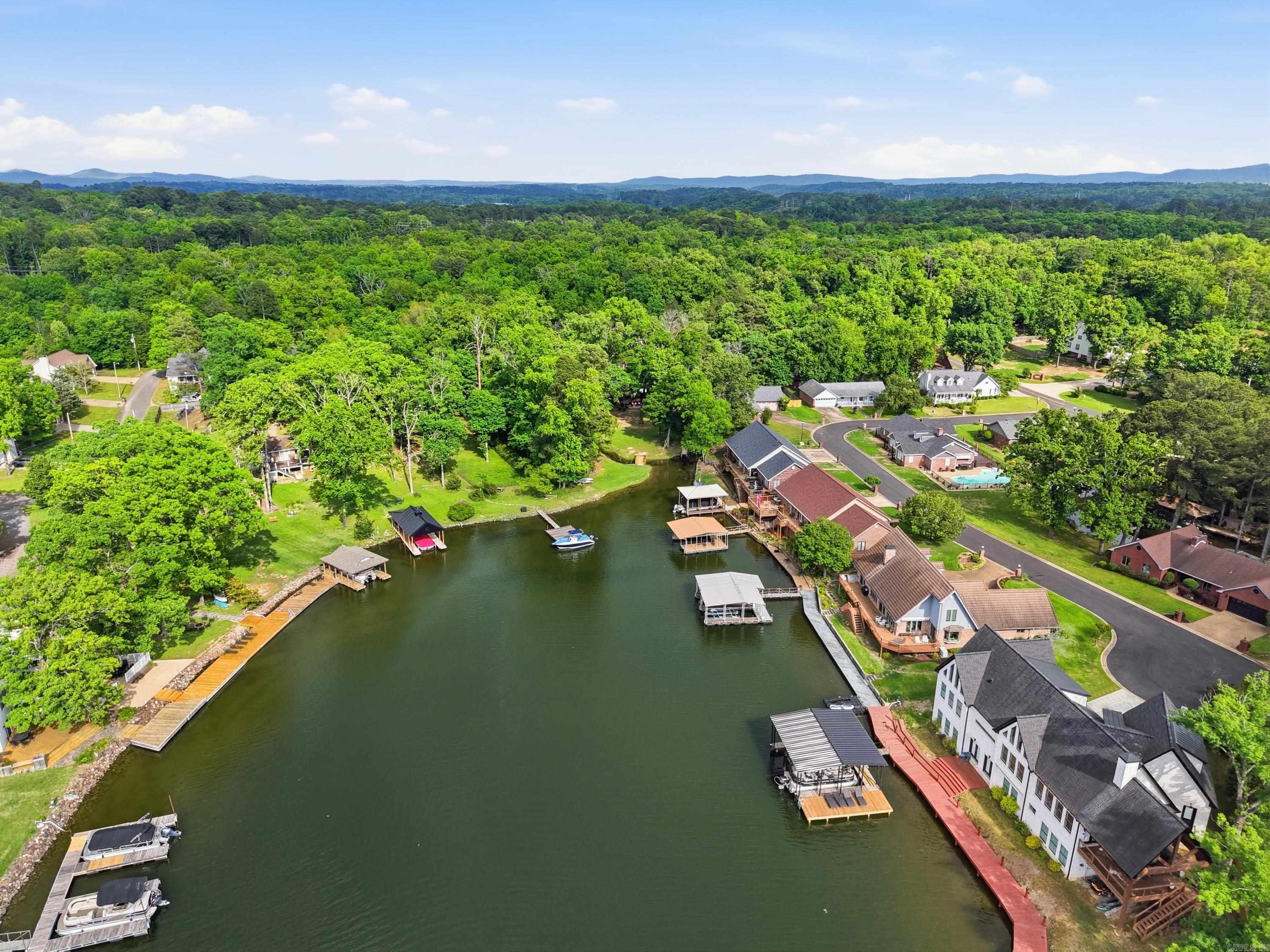 107 Bayshore Cove Property Photo 4