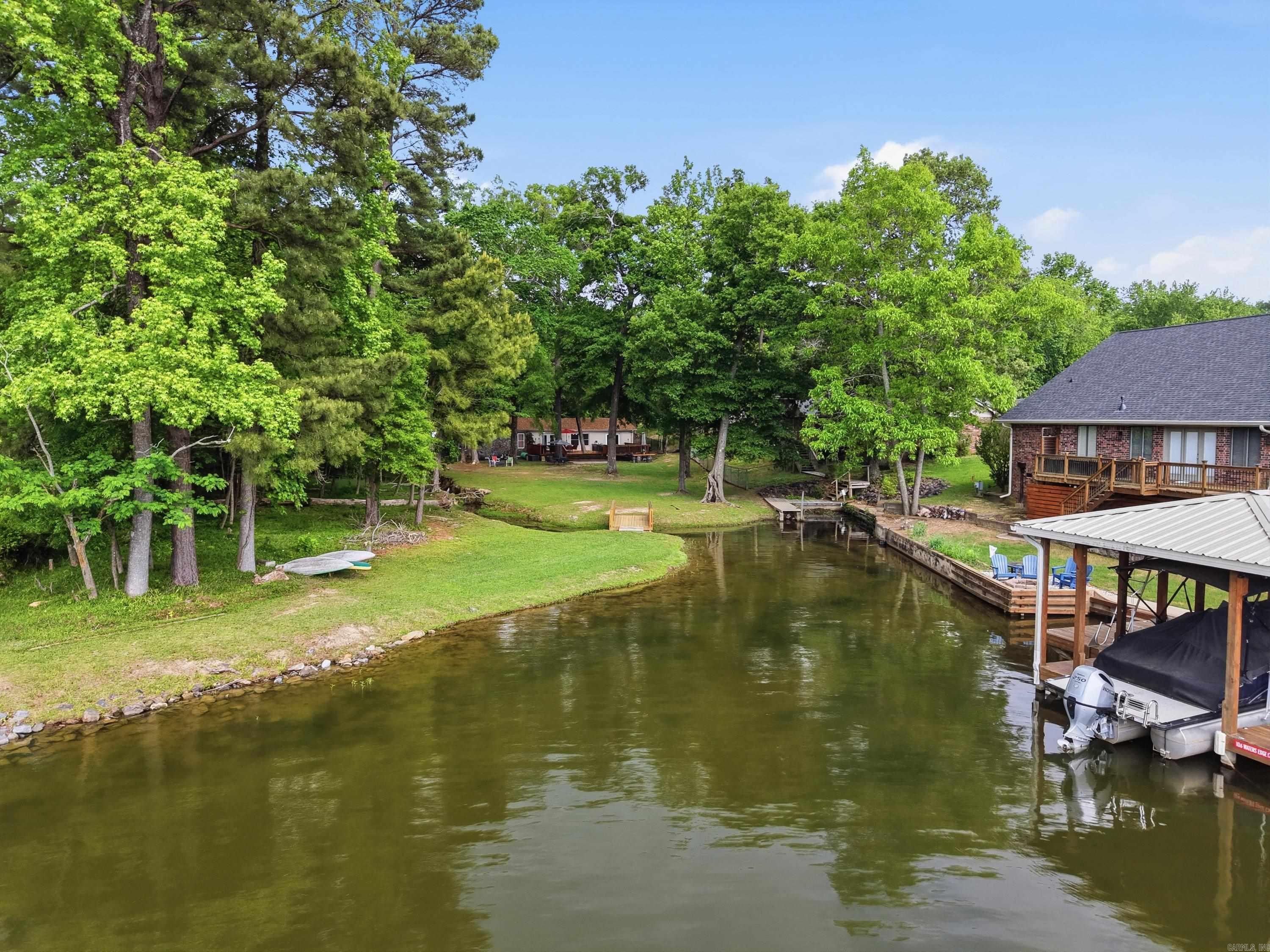 107 Bayshore Cove Property Photo 8