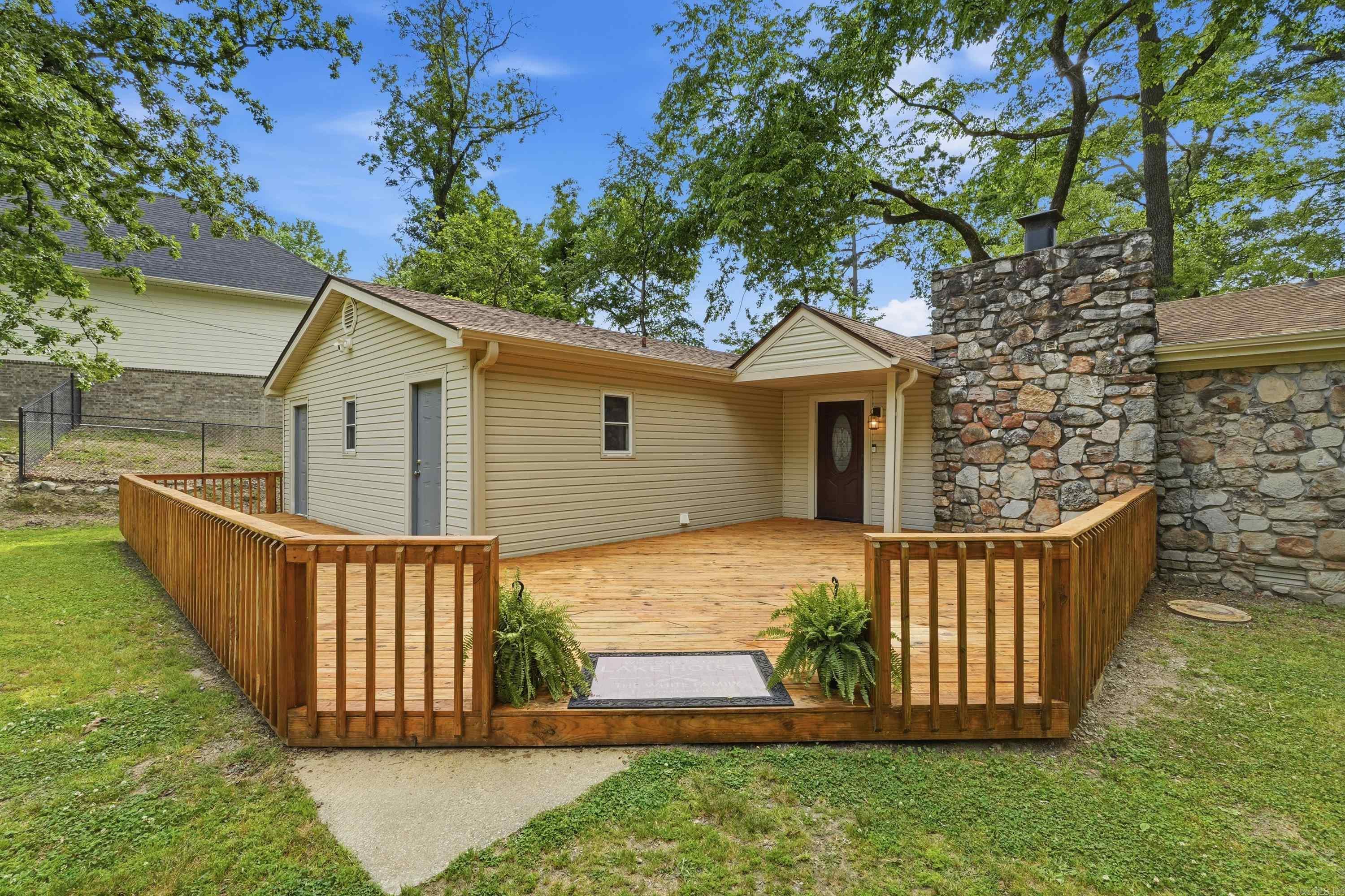 107 Bayshore Cove Property Photo 9