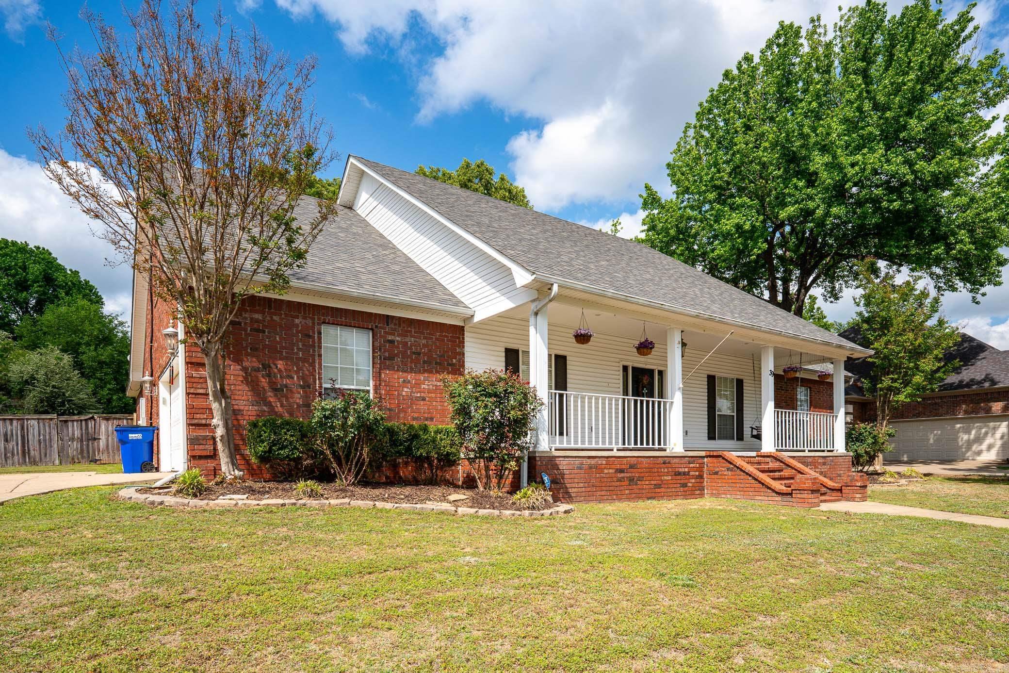 39 Linda Circle Property Photo 4