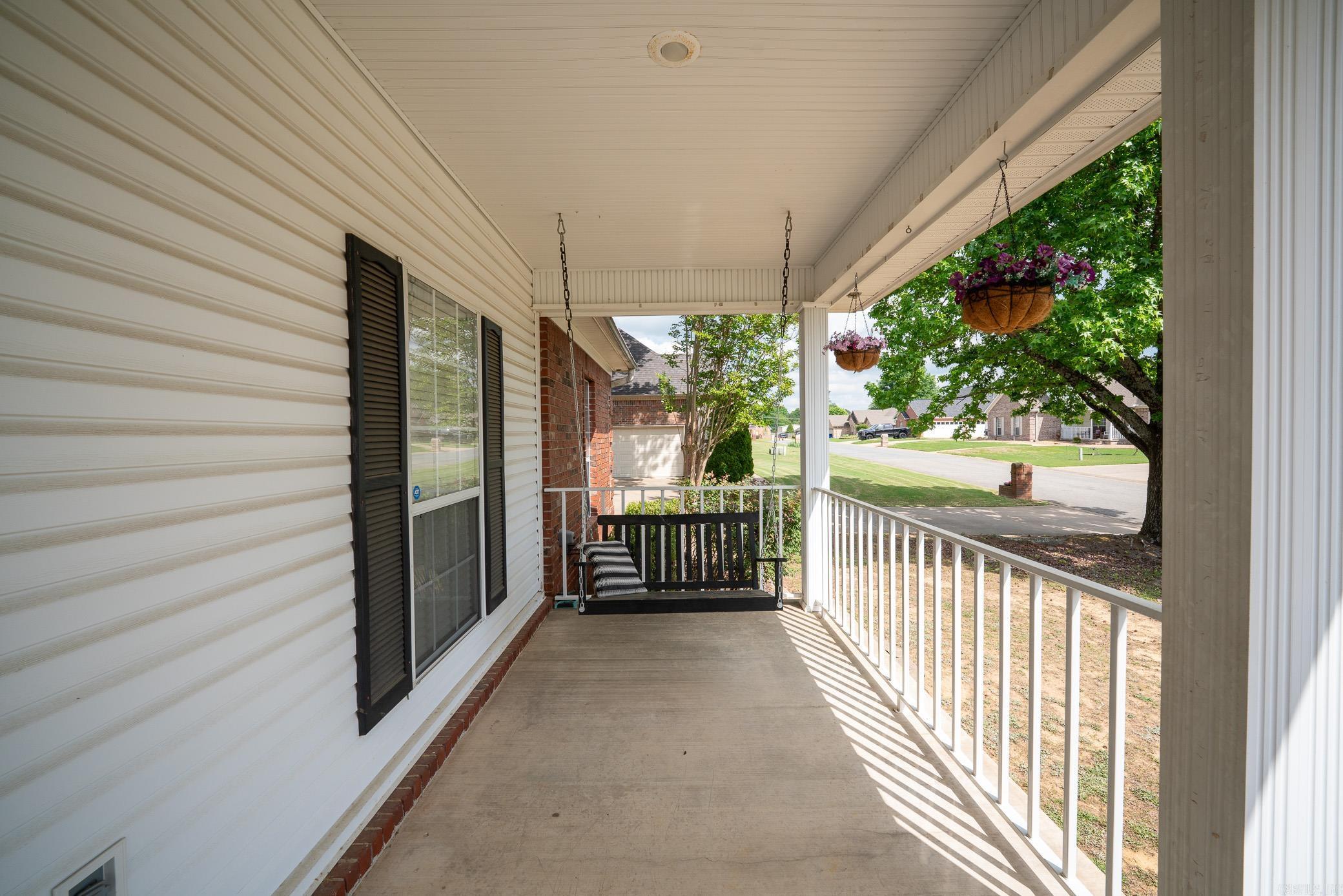 39 Linda Circle Property Photo 5