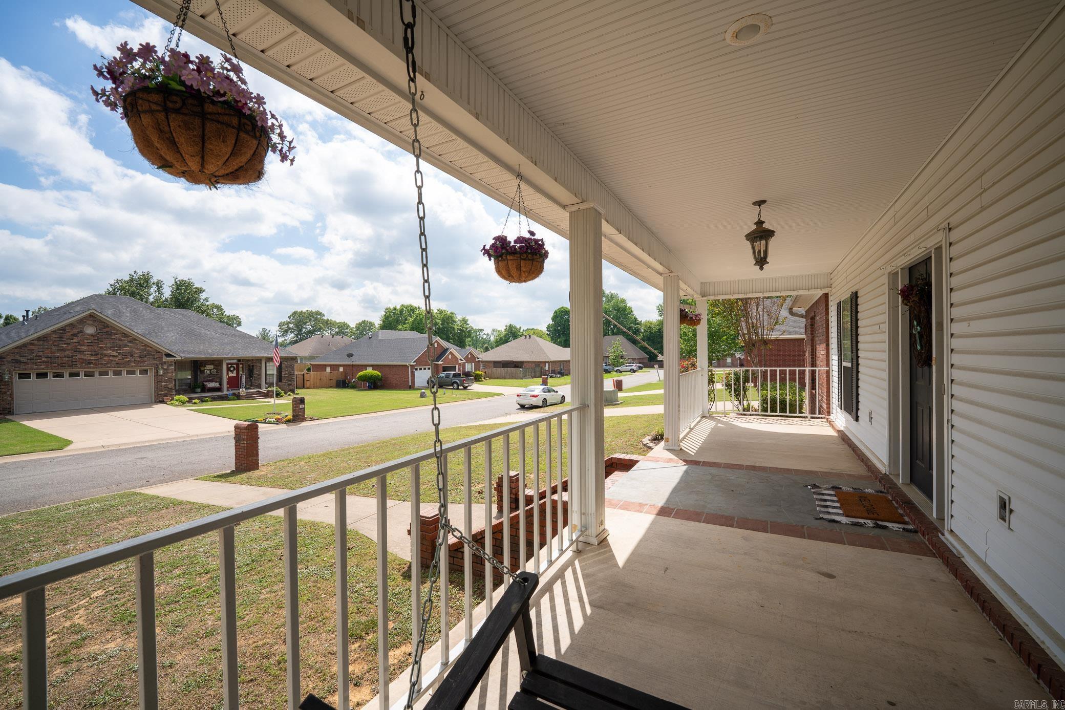 39 Linda Circle Property Photo 6