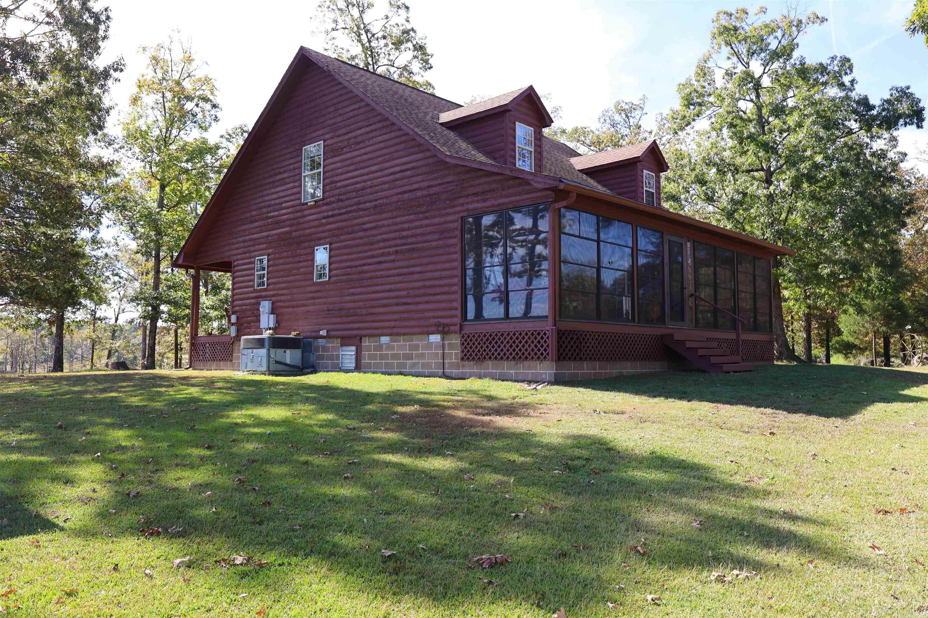 125 Clinton Loop Property Photo 3