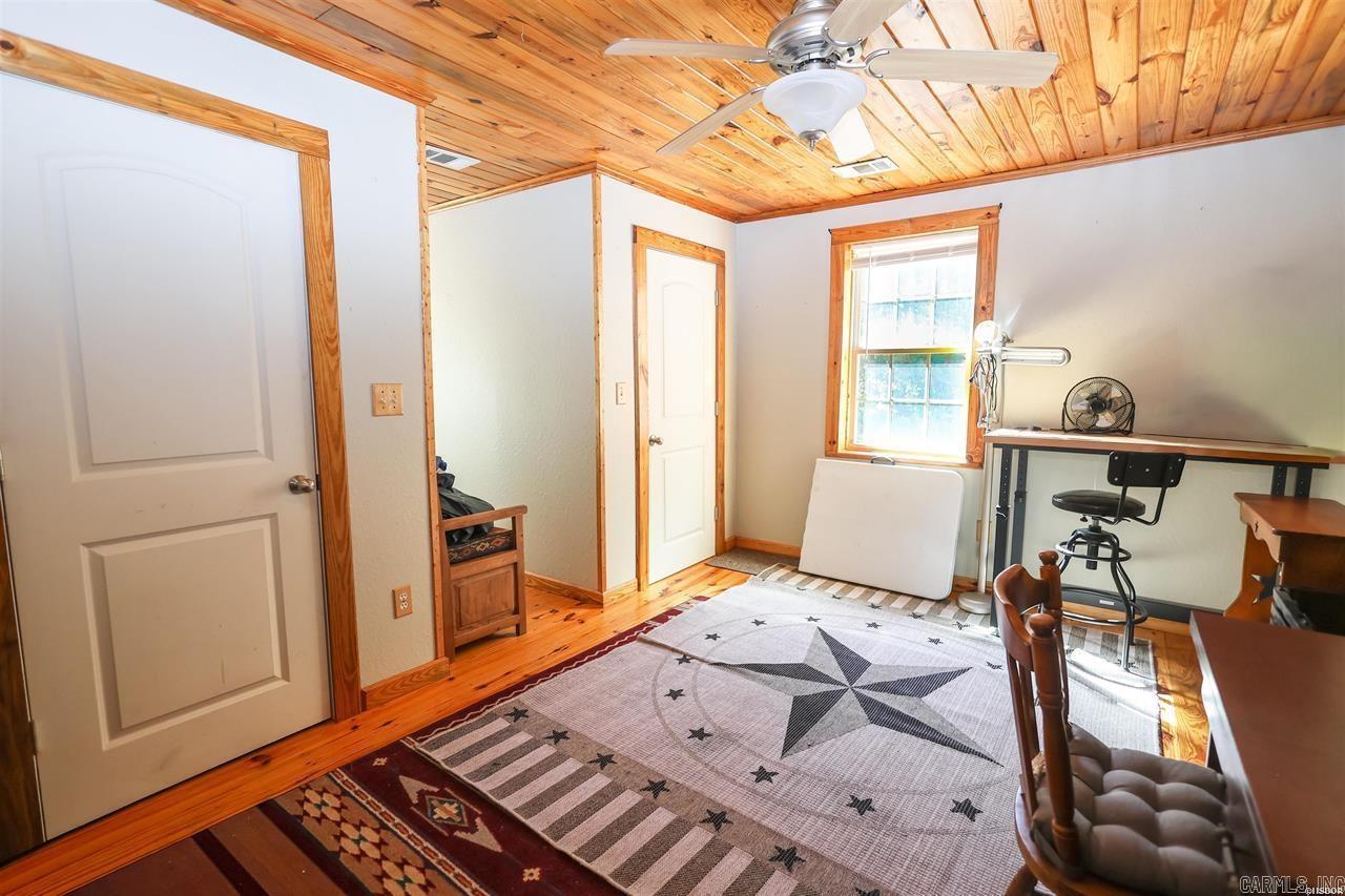 646 School Street Property Photo 13