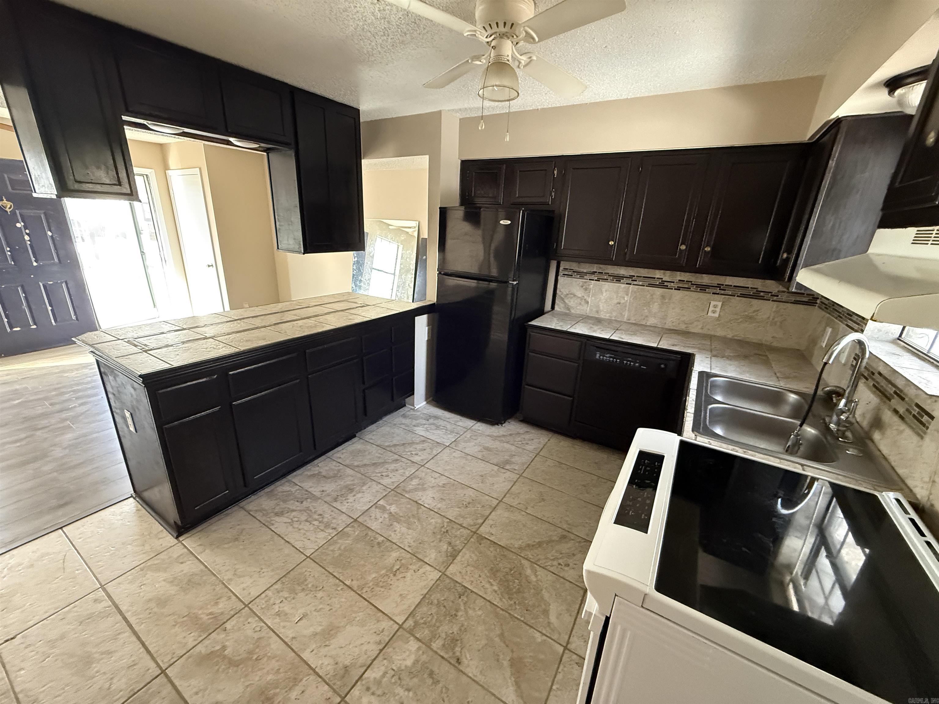 201 Natalie Ln Property Photo 3