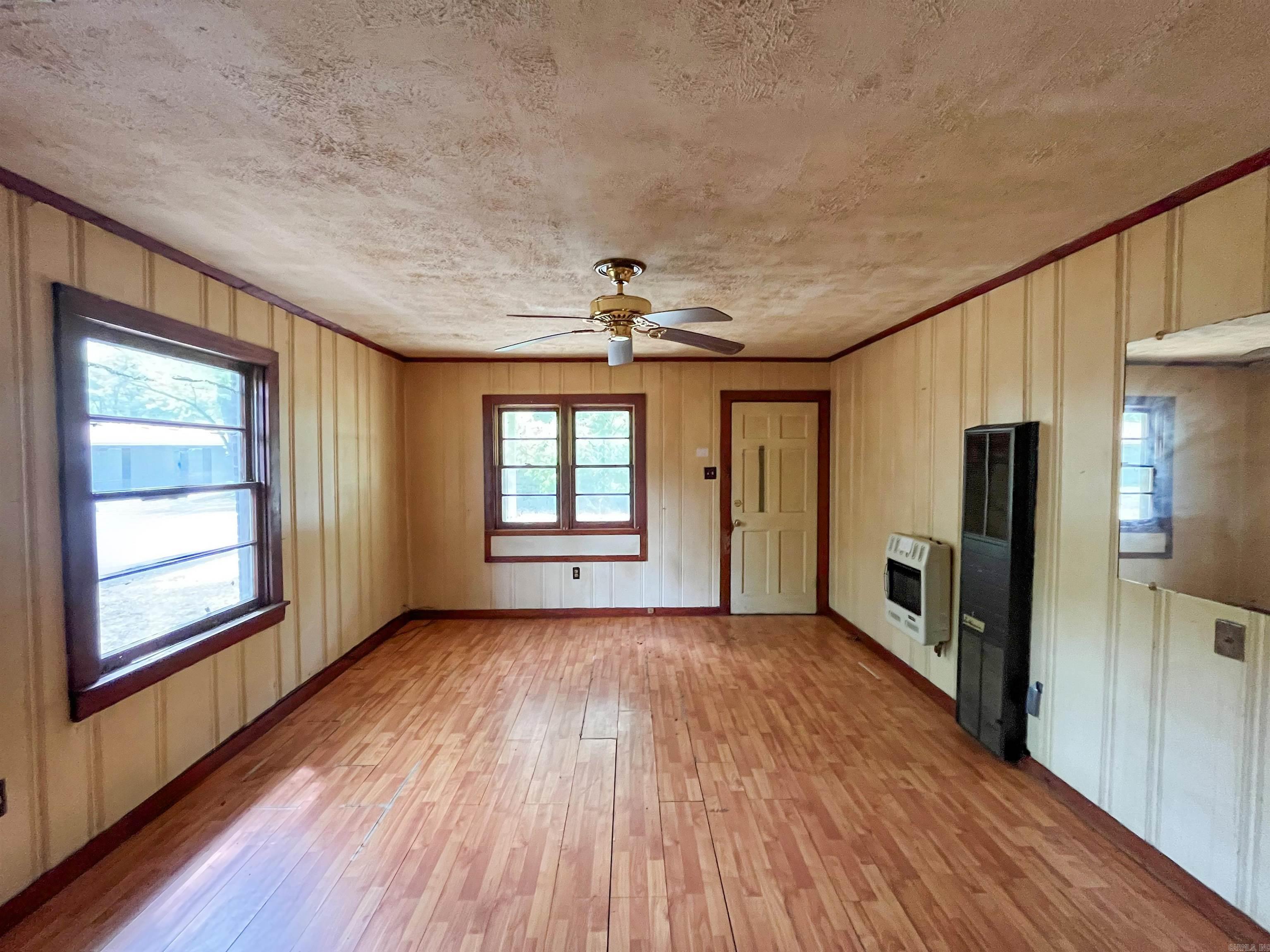 1610 Jones Dr Property Photo 3