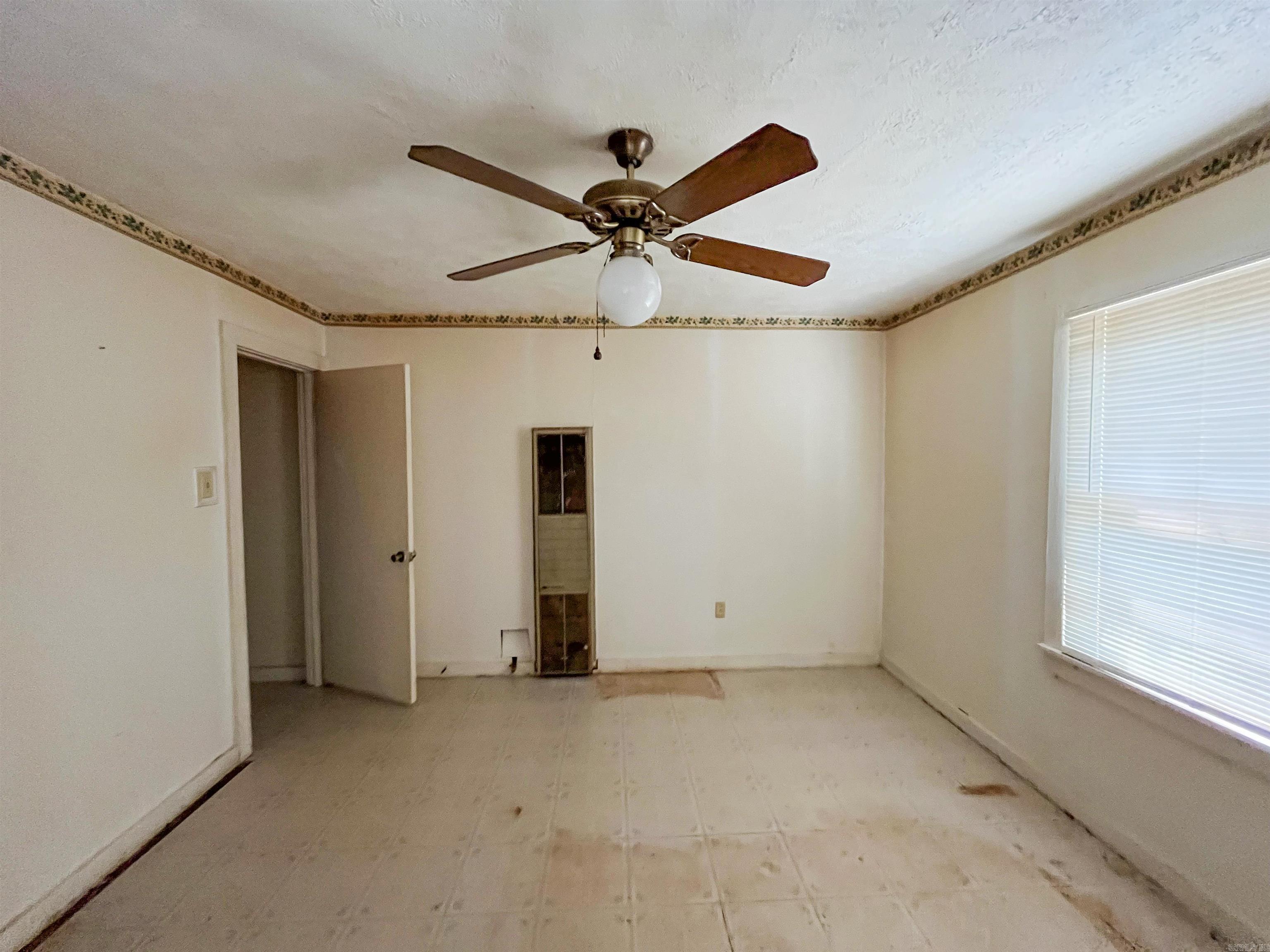 1610 Jones Dr Property Photo 5