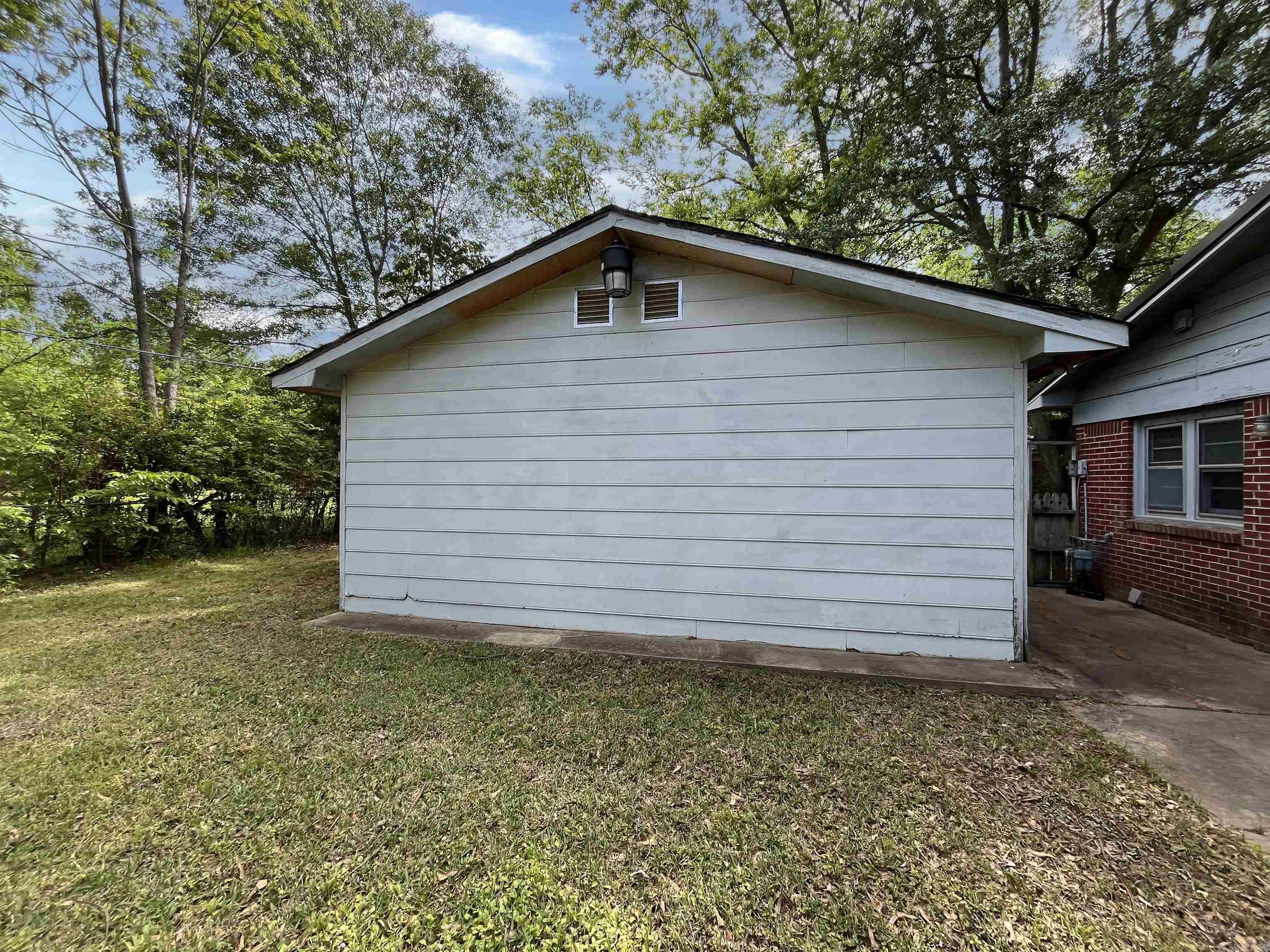 1610 Jones Dr Property Photo 7