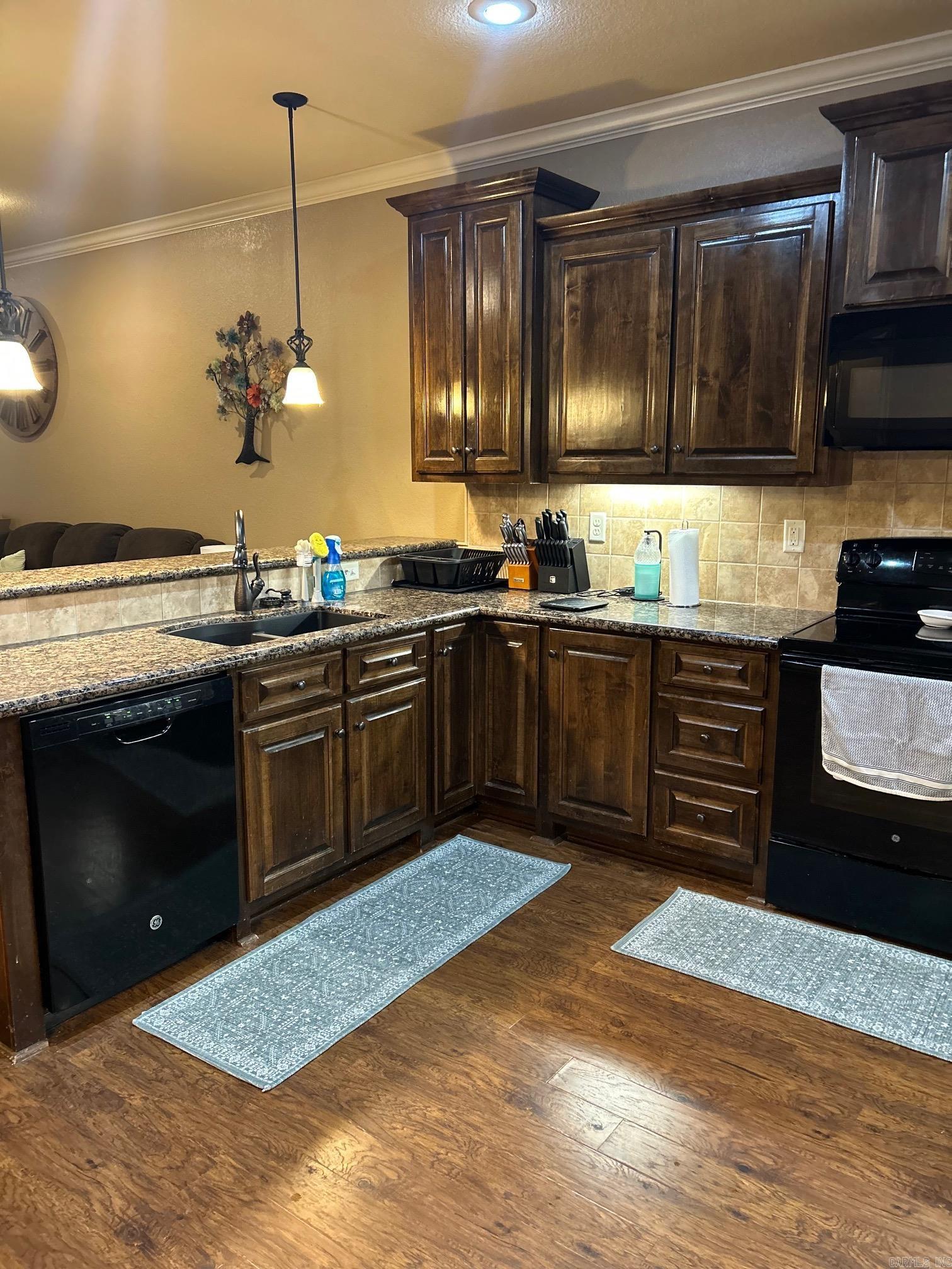 5 Southpointe Property Photo 22
