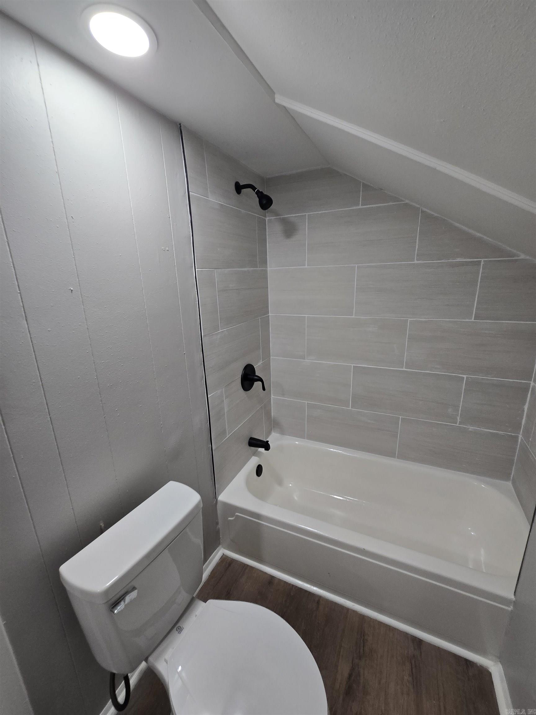 1630 Gum St Property Photo 18