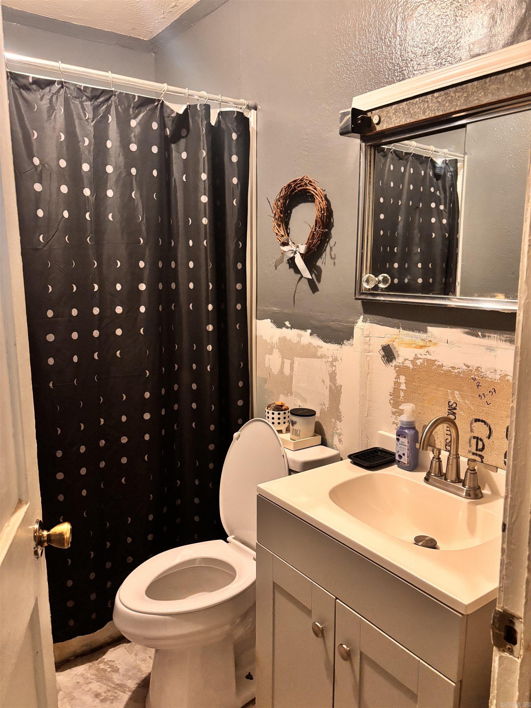 208 Brenda Street Property Photo 9