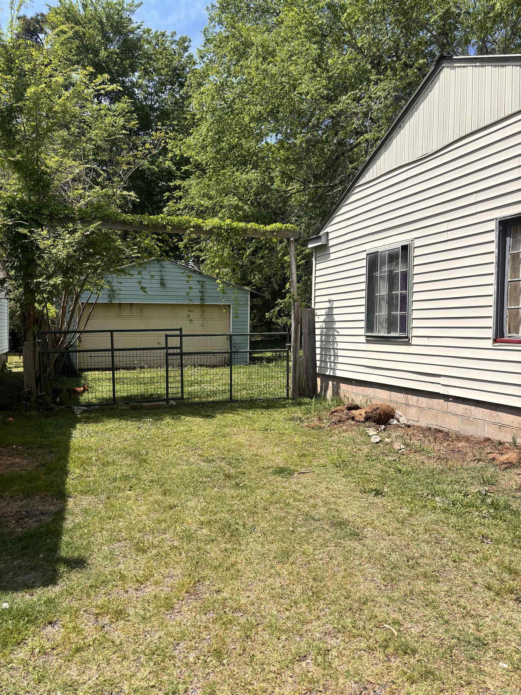 208 Brenda Street Property Photo 15