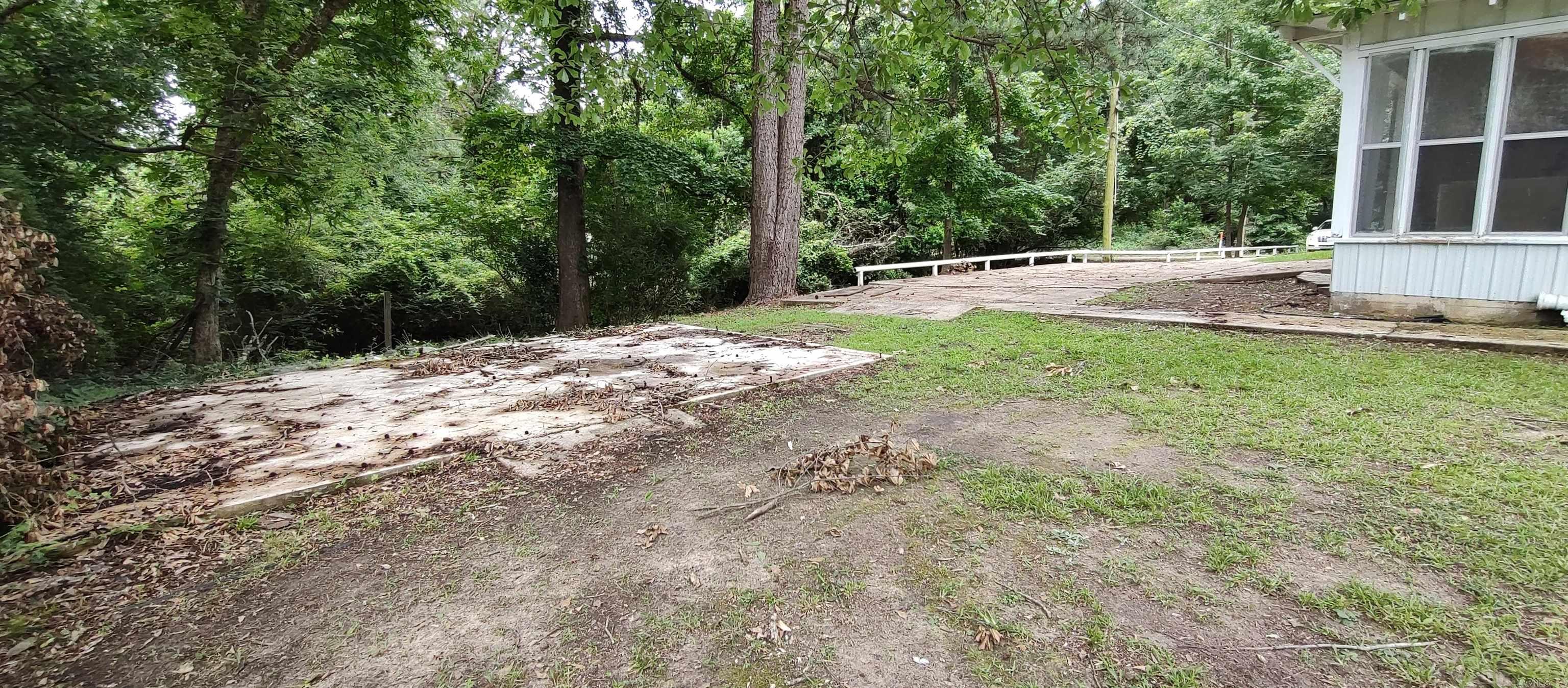 516 Oxford Property Photo 5