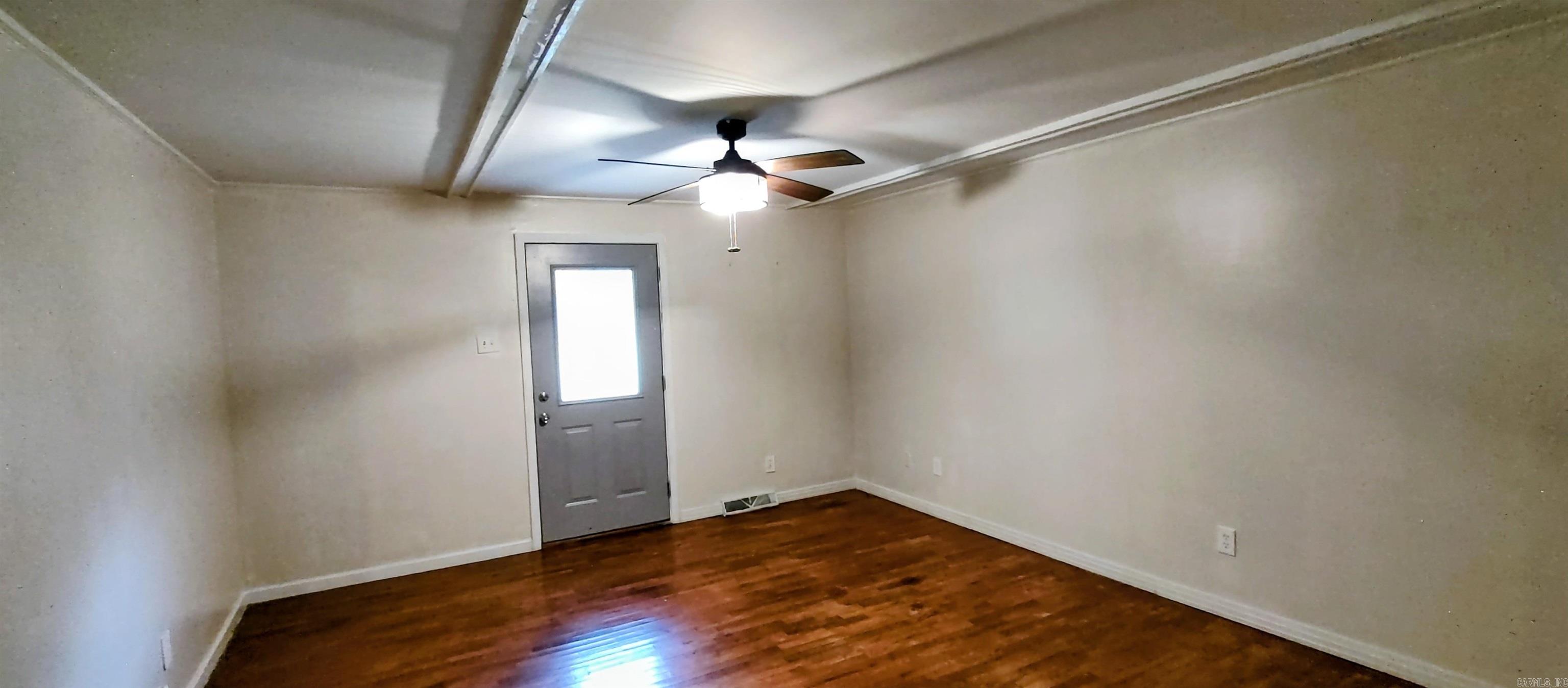 516 Oxford Property Photo 8