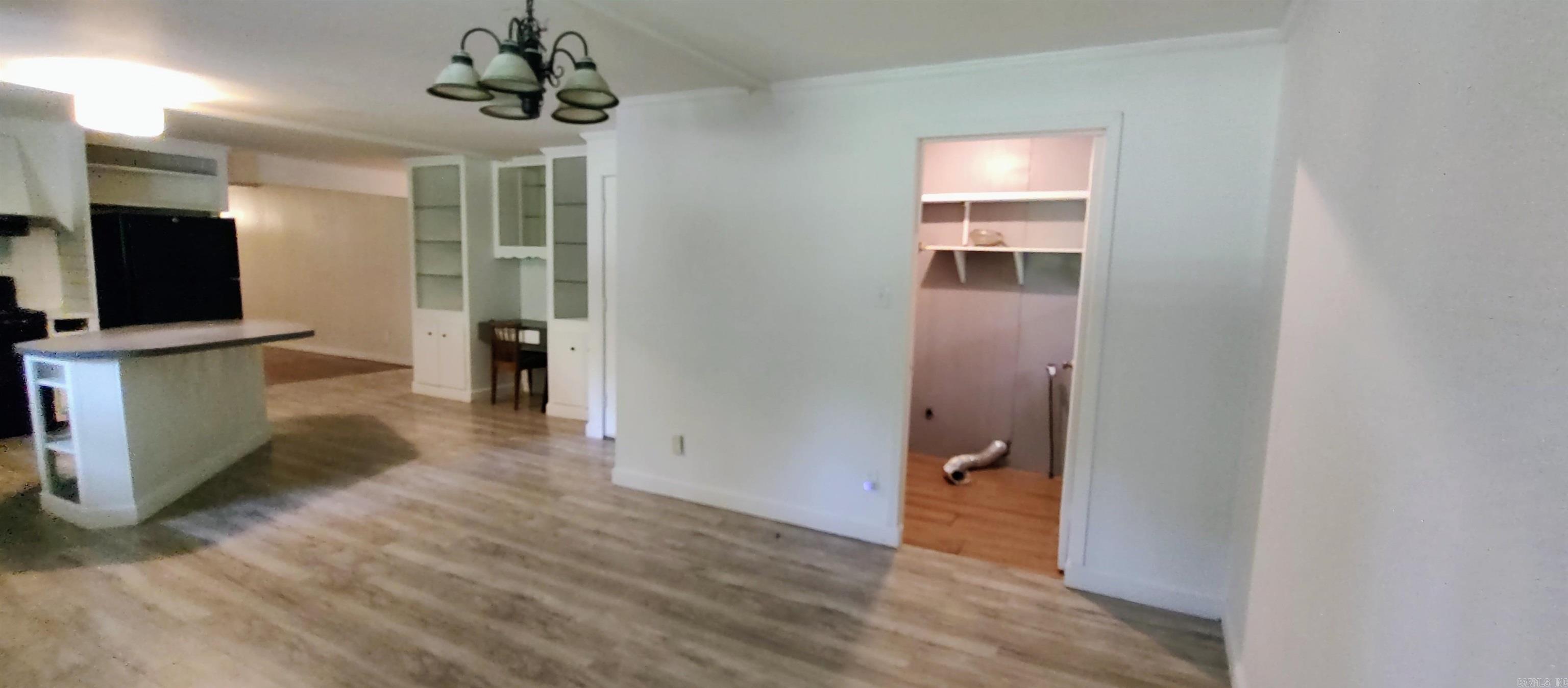 516 Oxford Property Photo 13