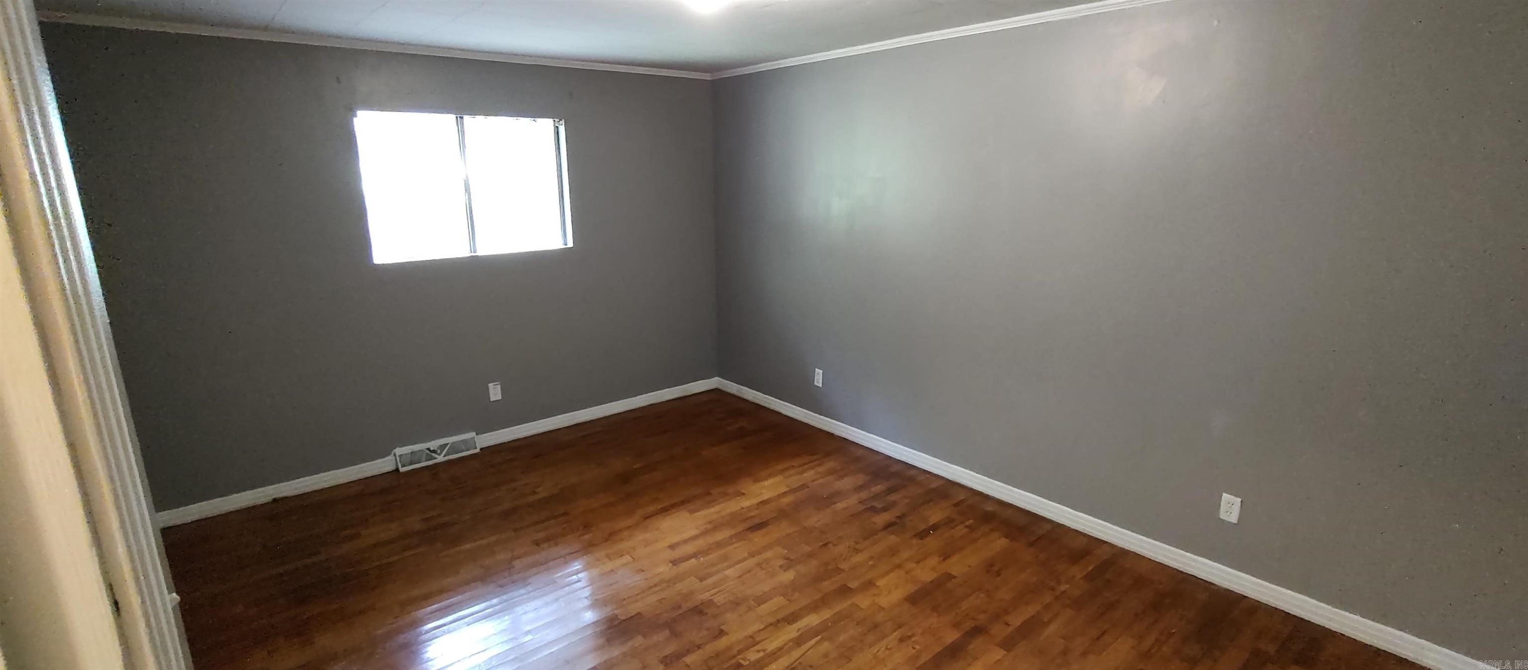 516 Oxford Property Photo 16