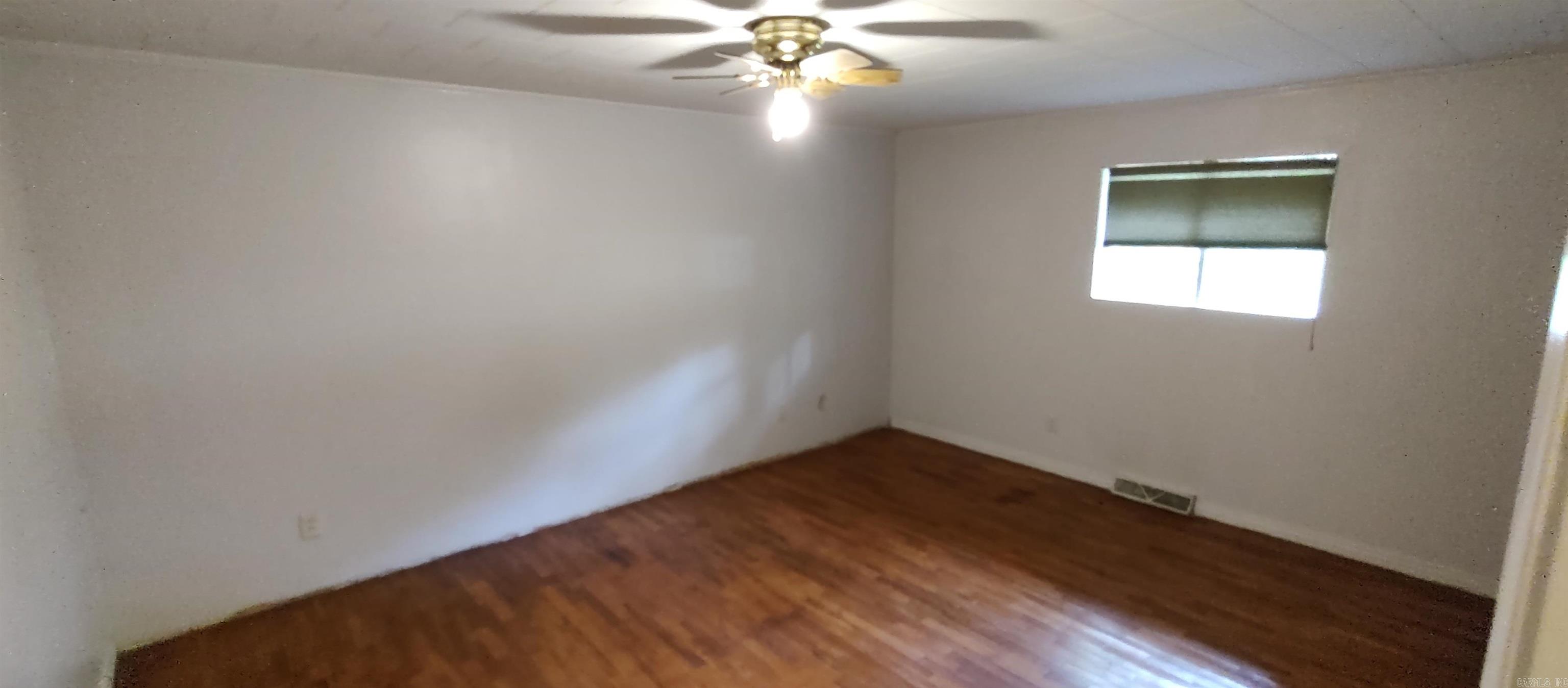 516 Oxford Property Photo 17