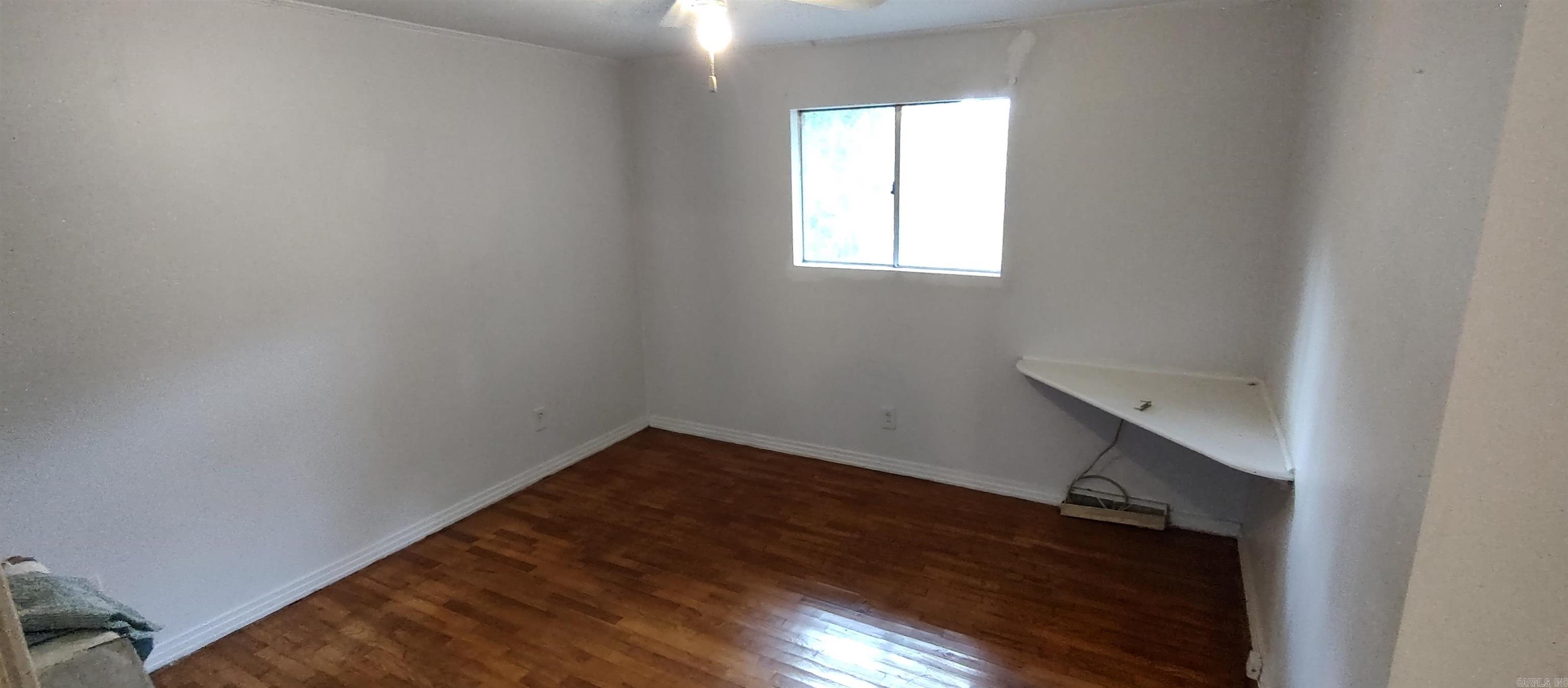 516 Oxford Property Photo 18