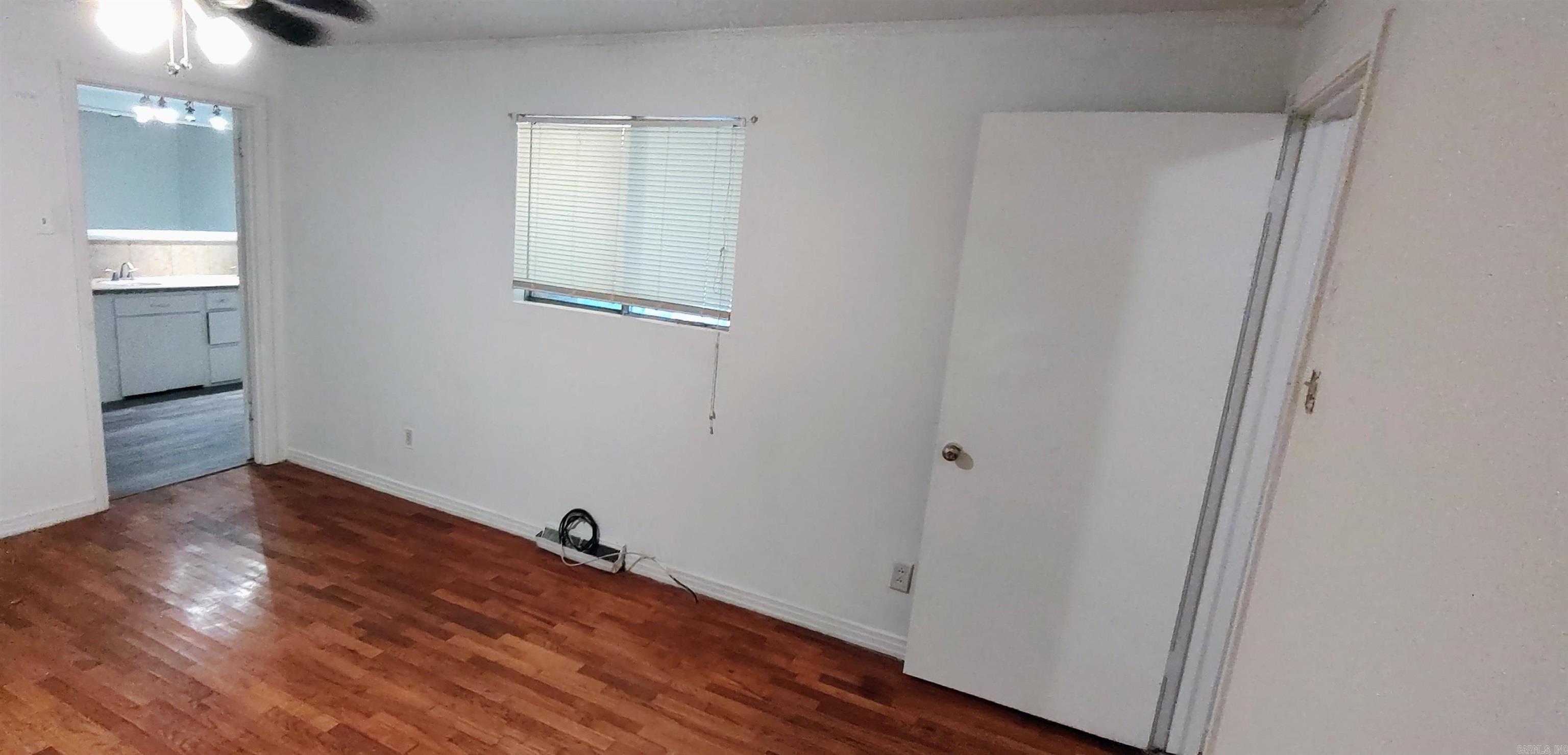 516 Oxford Property Photo 22