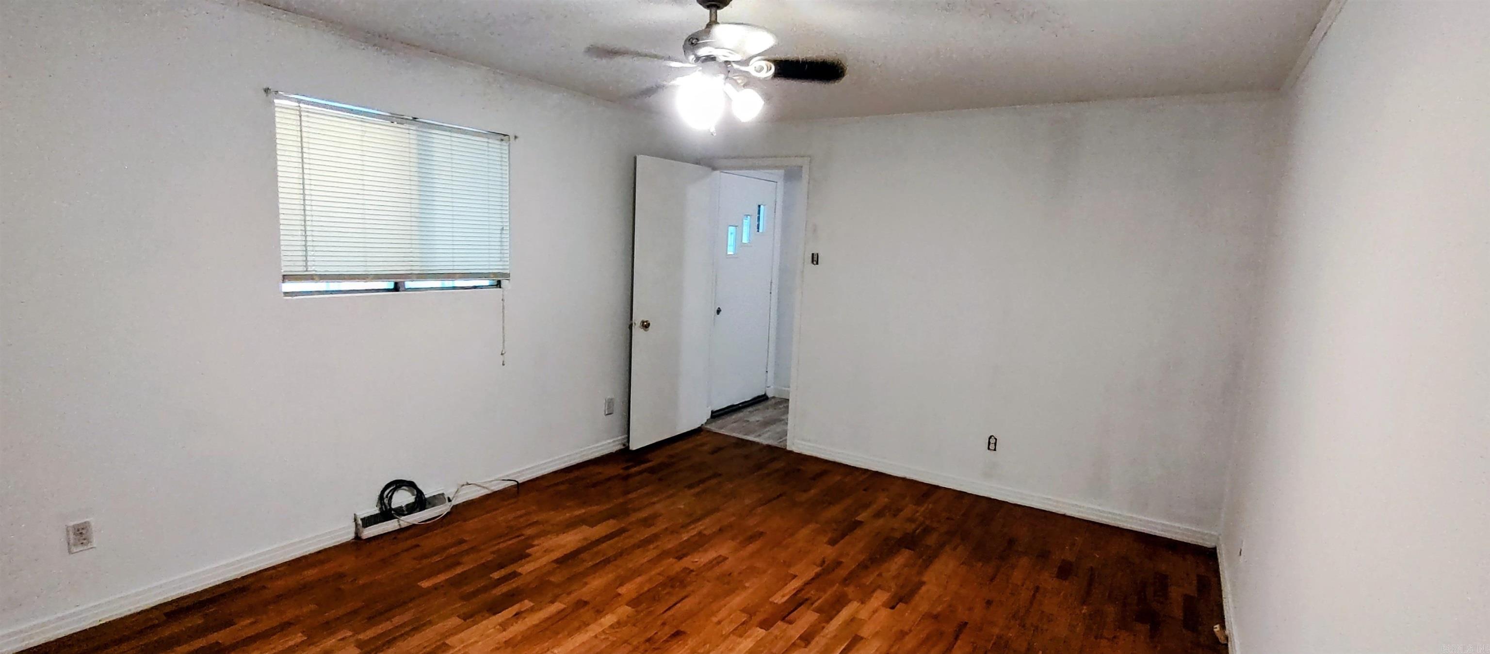 516 Oxford Property Photo 23