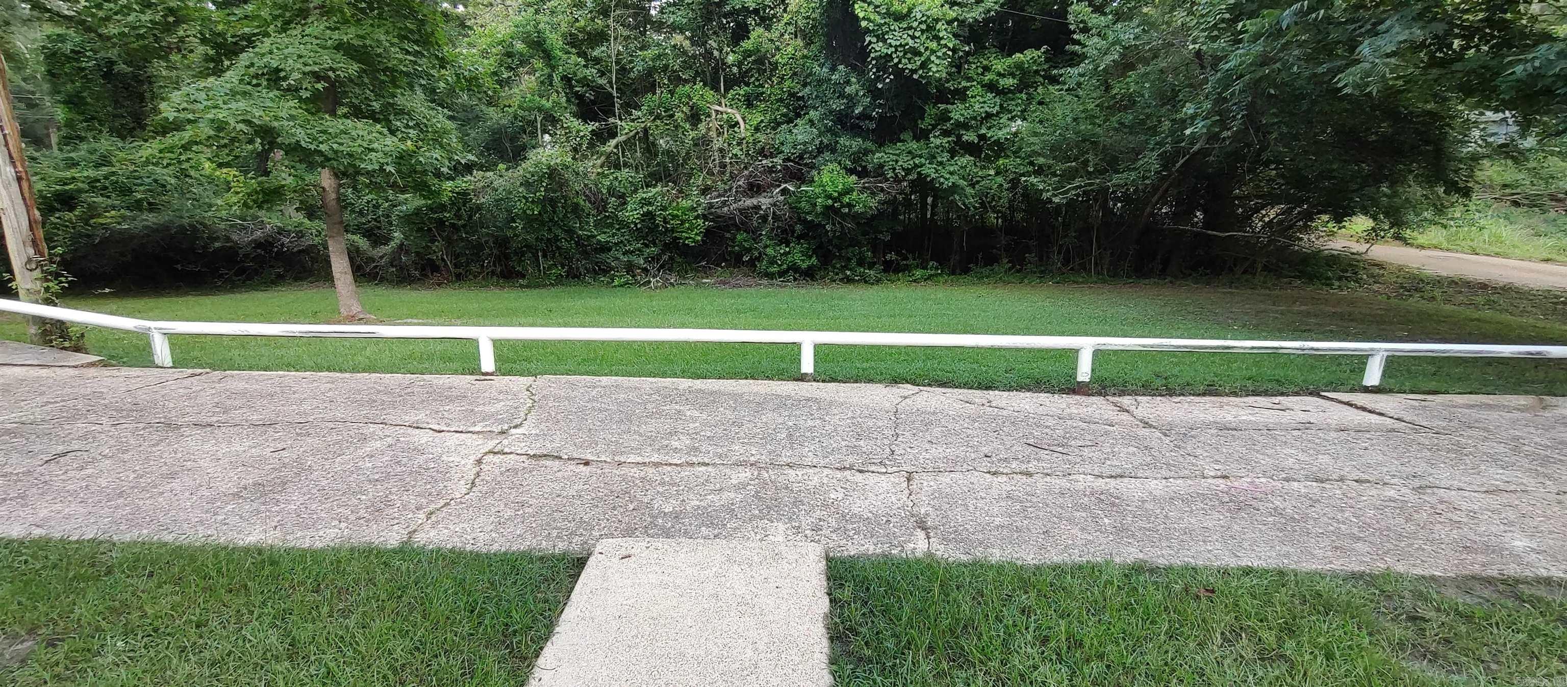 516 Oxford Property Photo 26