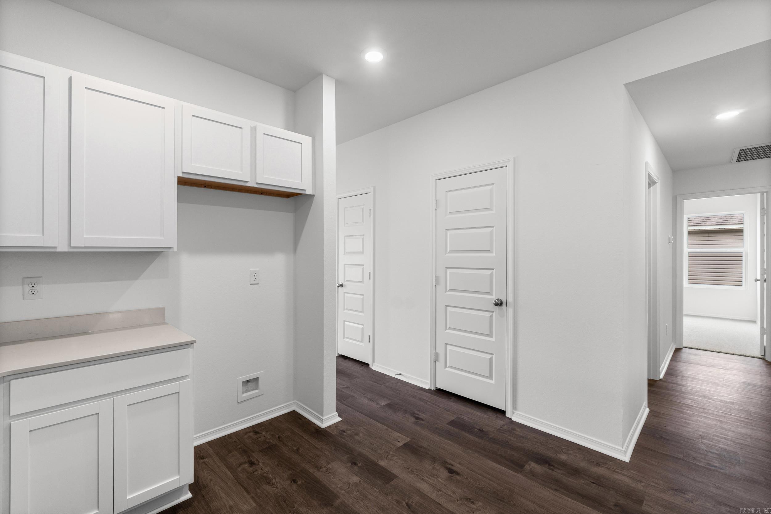 1601 Rambling Brook Drive Property Photo 12