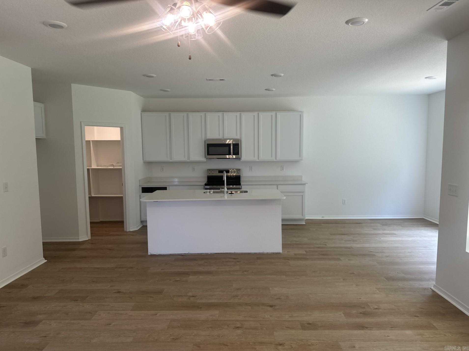 138 Jonathan Drive Property Photo 5