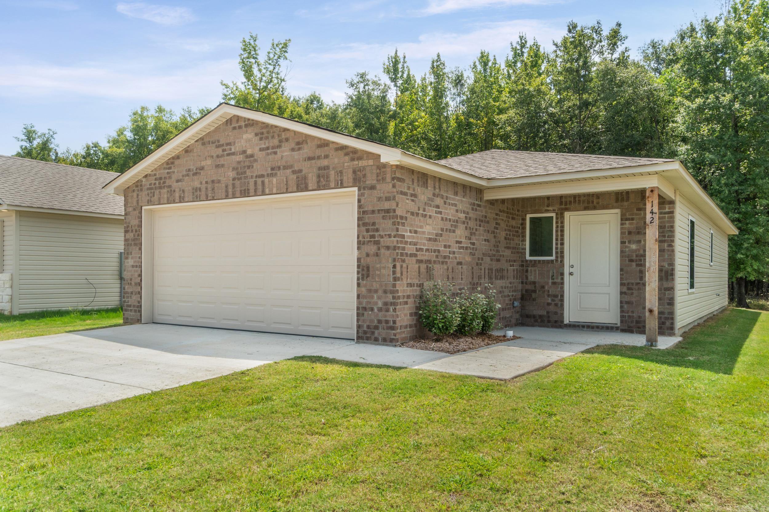 142 Jonathan Drive Property Photo 3