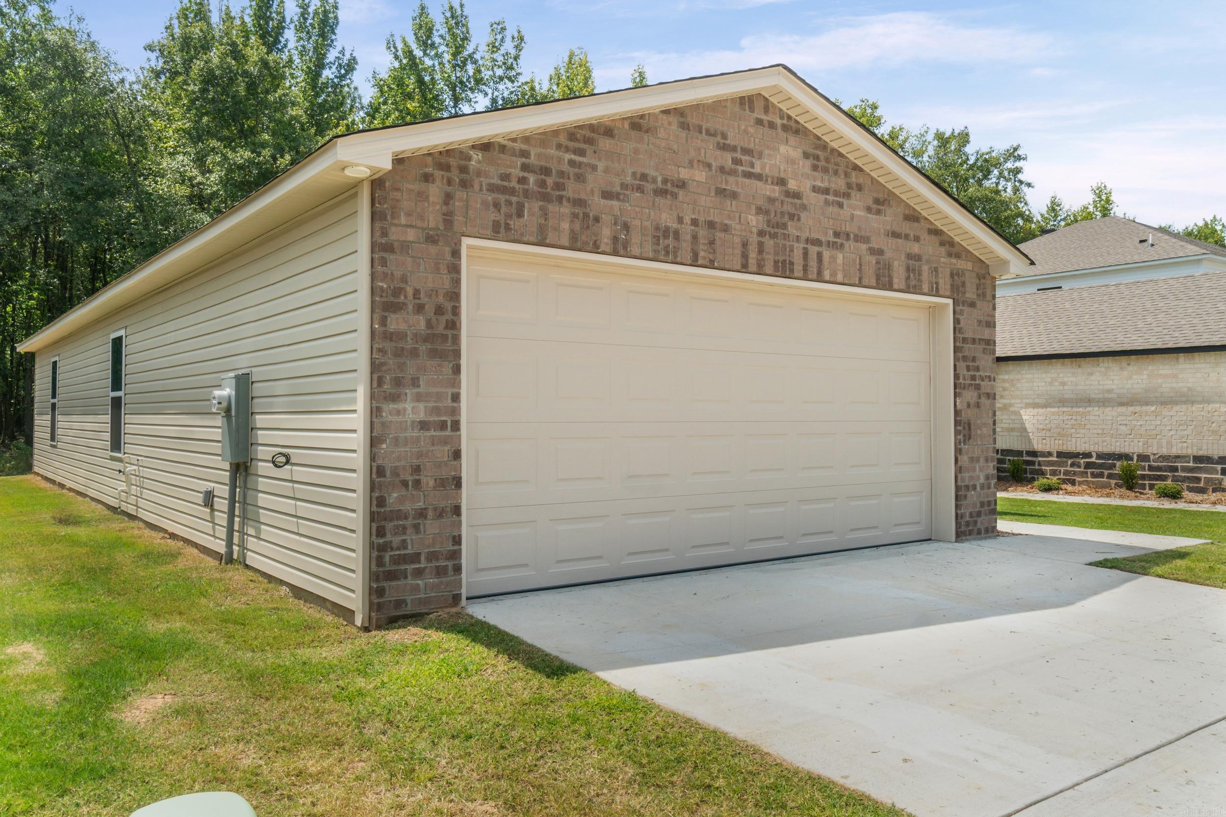 142 Jonathan Drive Property Photo 4