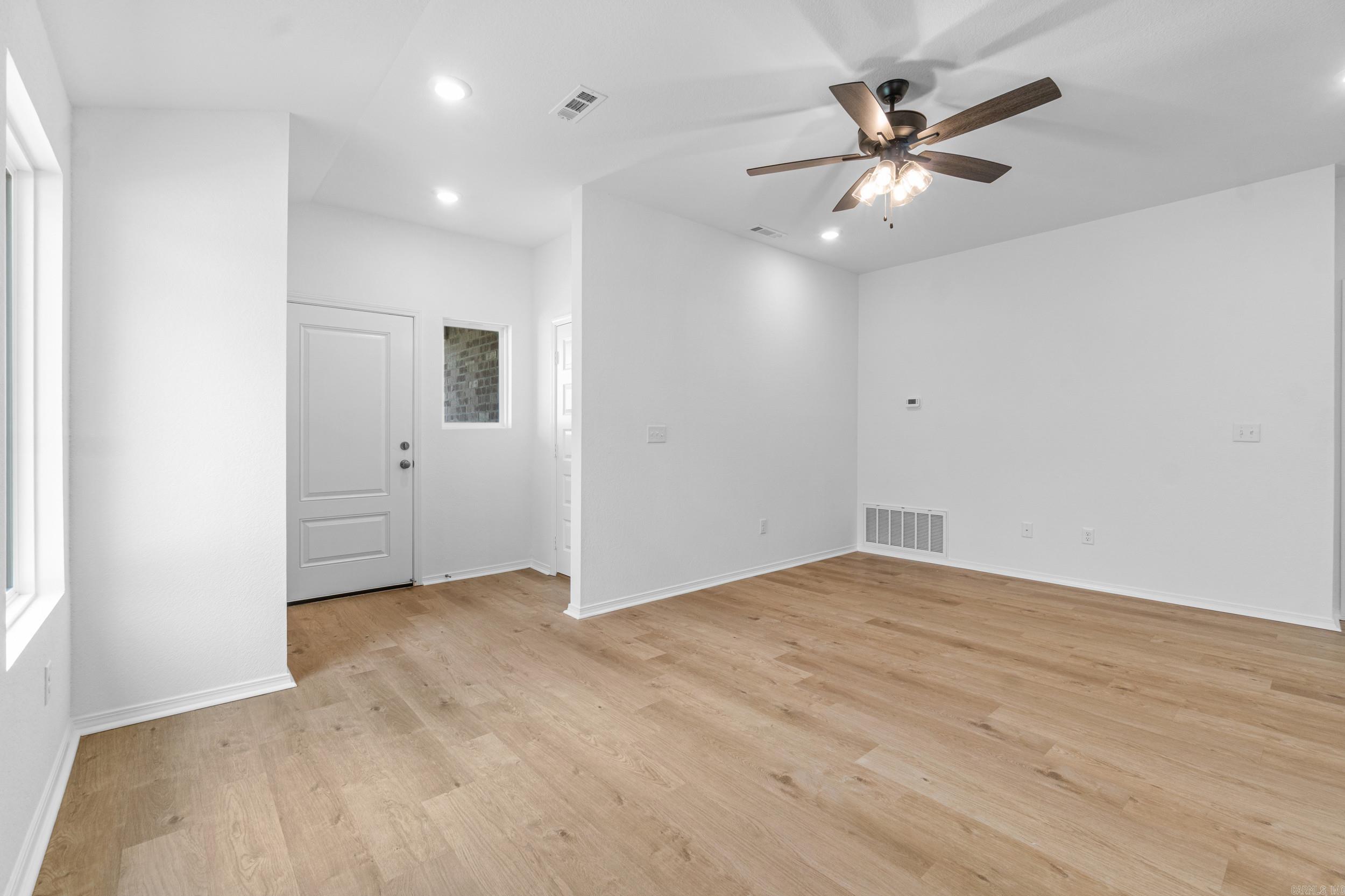 142 Jonathan Drive Property Photo 8