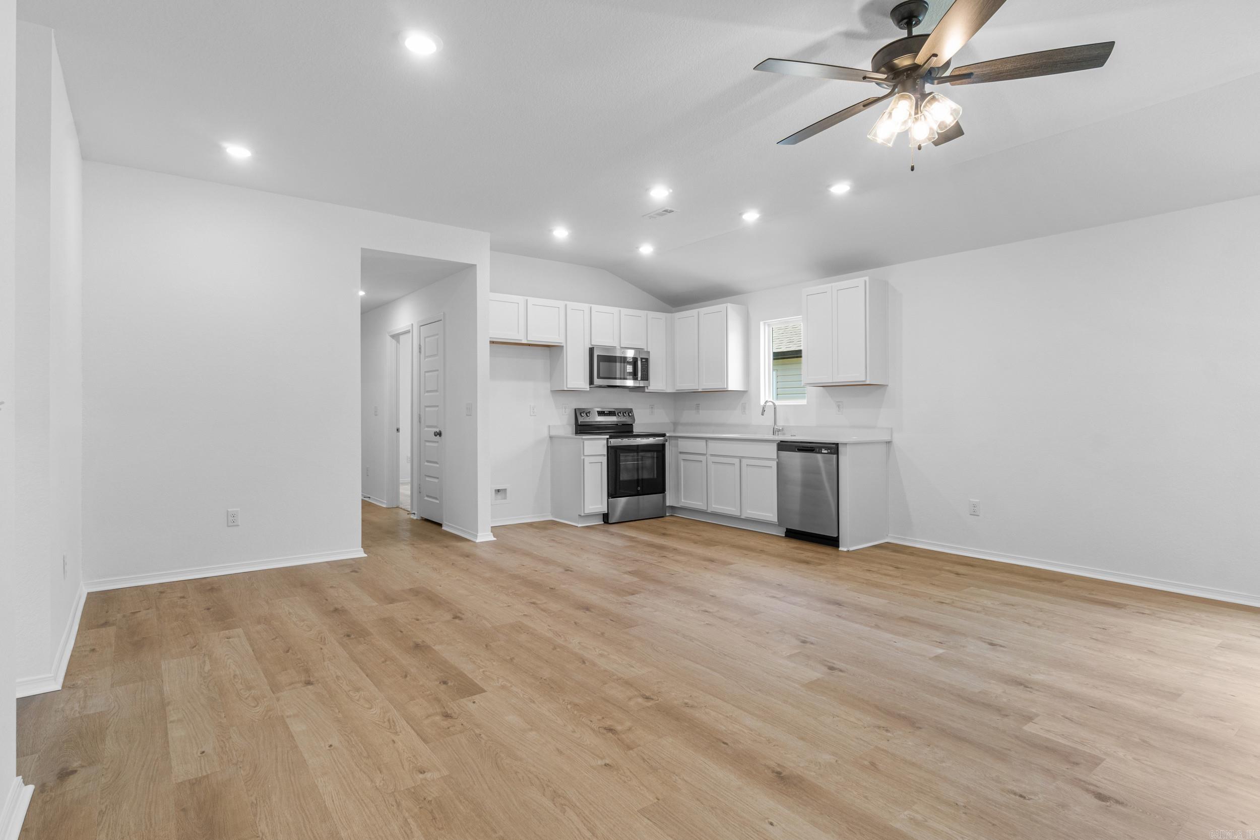 142 Jonathan Drive Property Photo 10