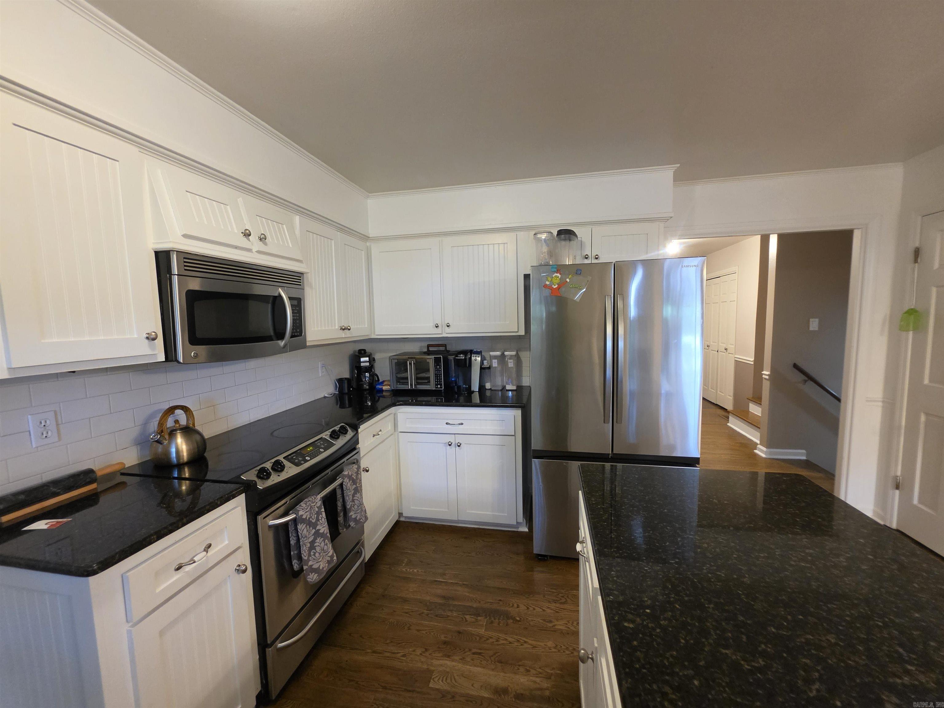 8719 Boulder Lane Property Photo 7