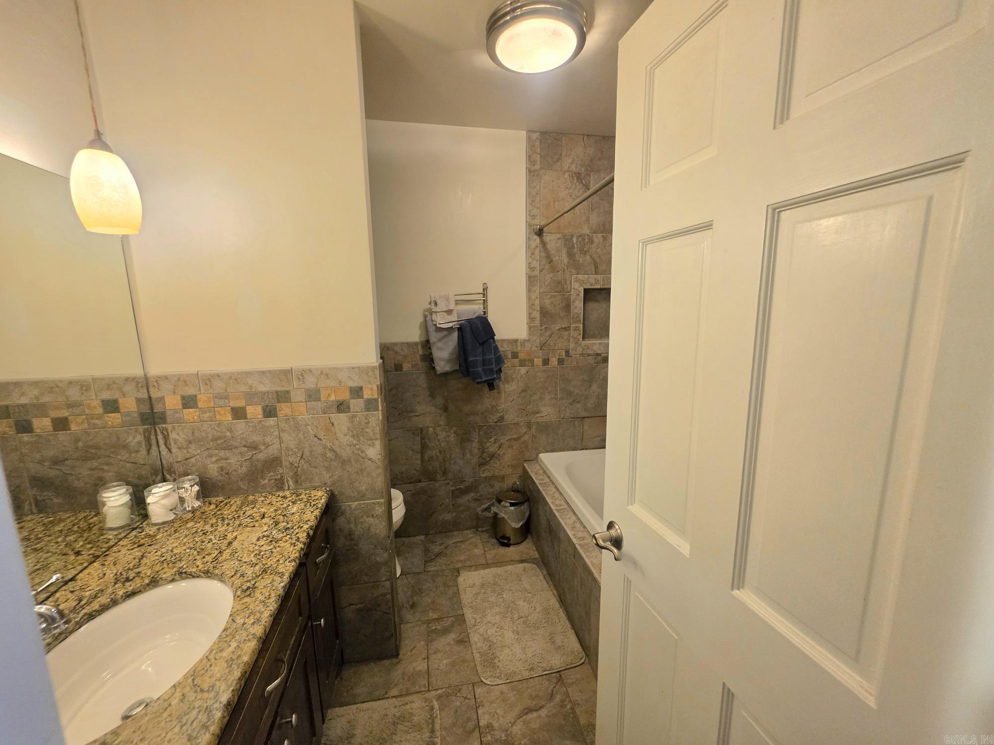 8719 Boulder Lane Property Photo 24