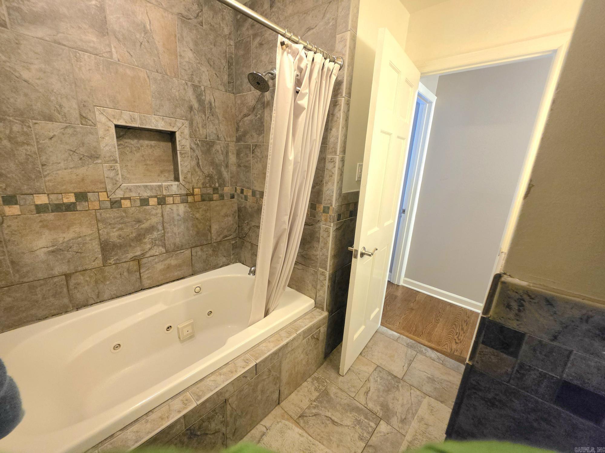 8719 Boulder Lane Property Photo 25