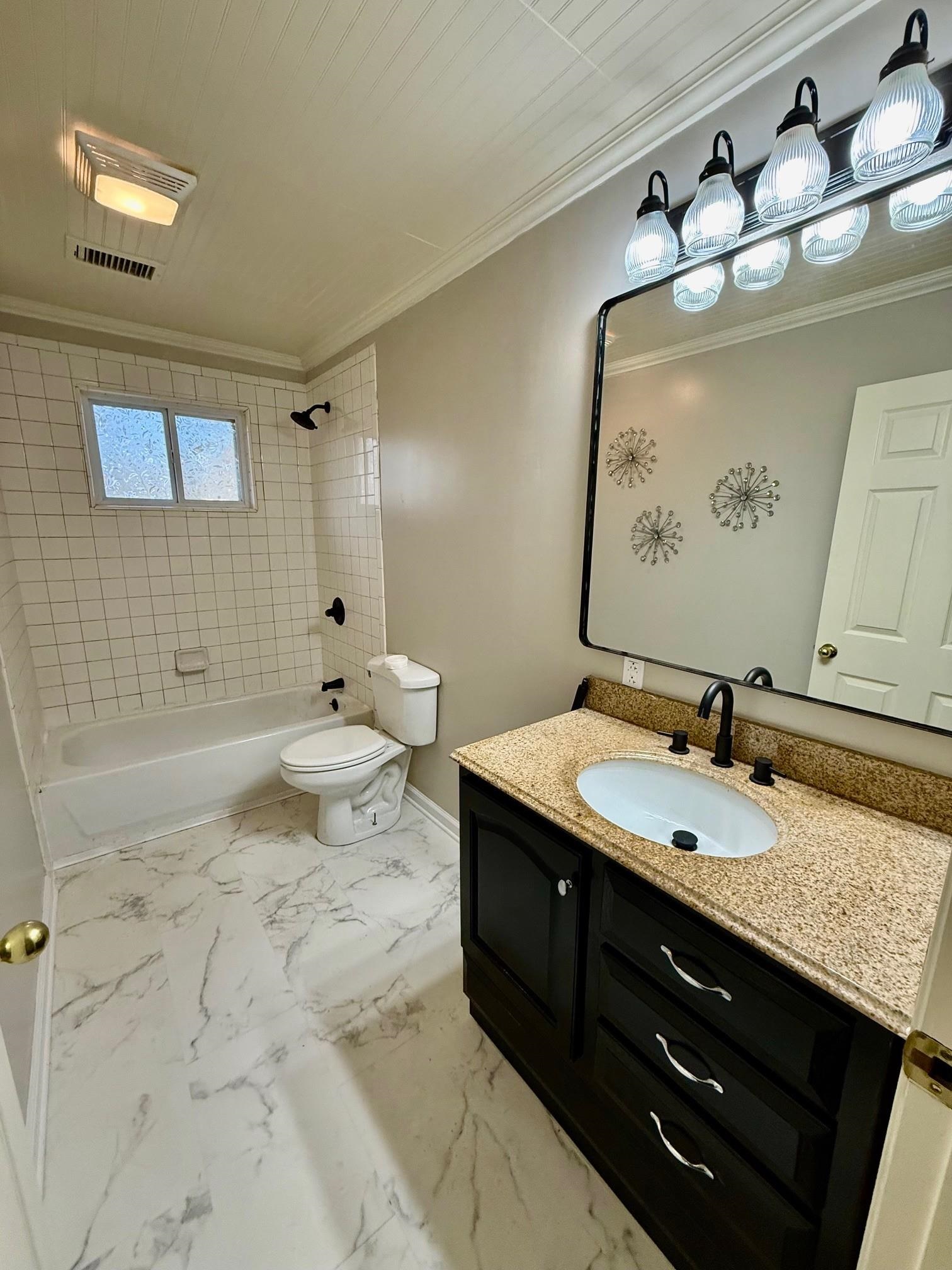 2187 Seagraves Road Property Photo 6