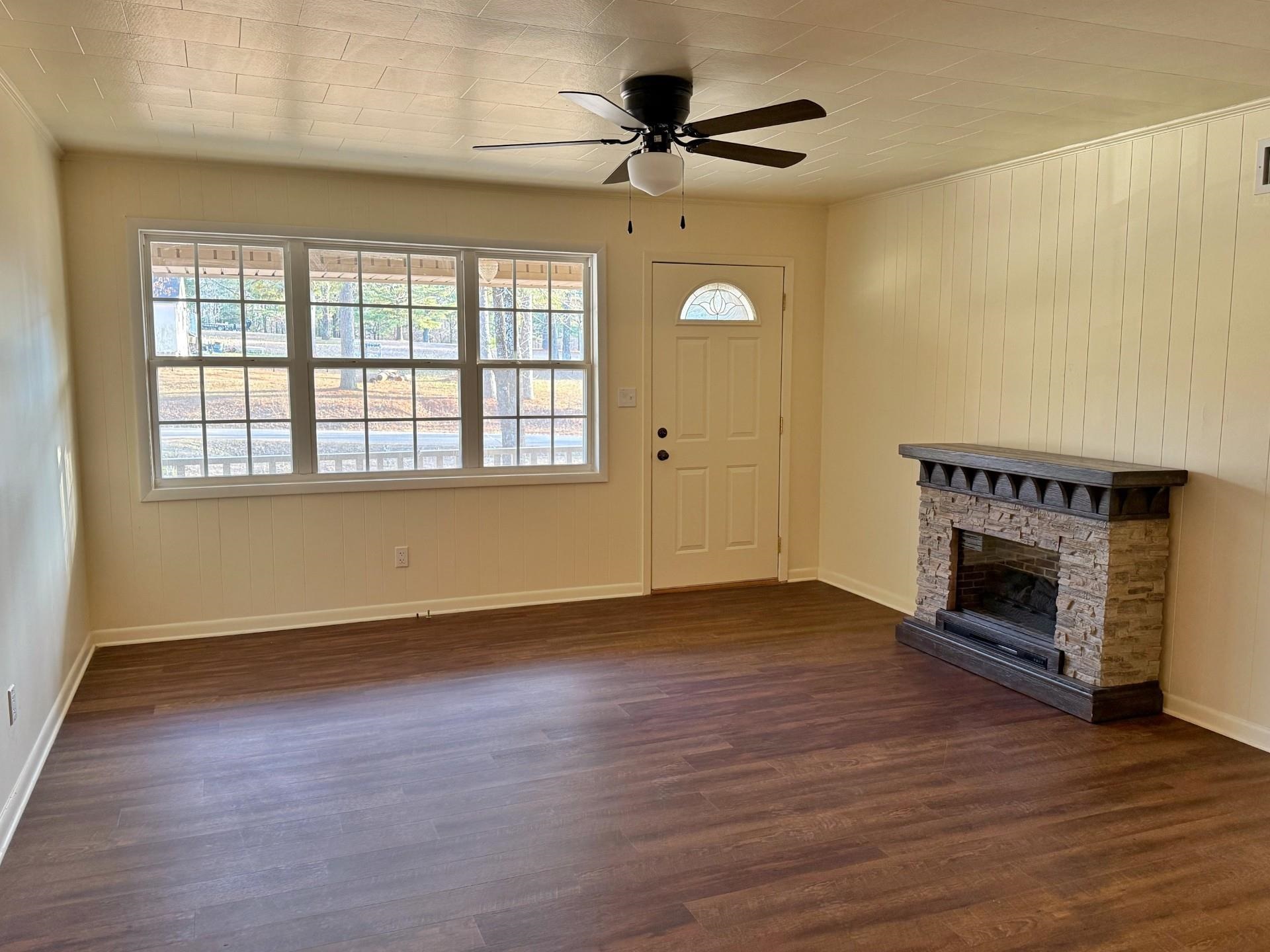2187 Seagraves Road Property Photo 8