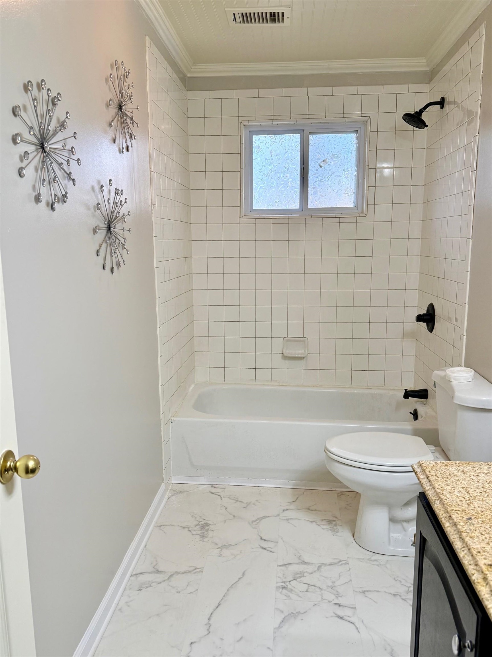 2187 Seagraves Road Property Photo 16