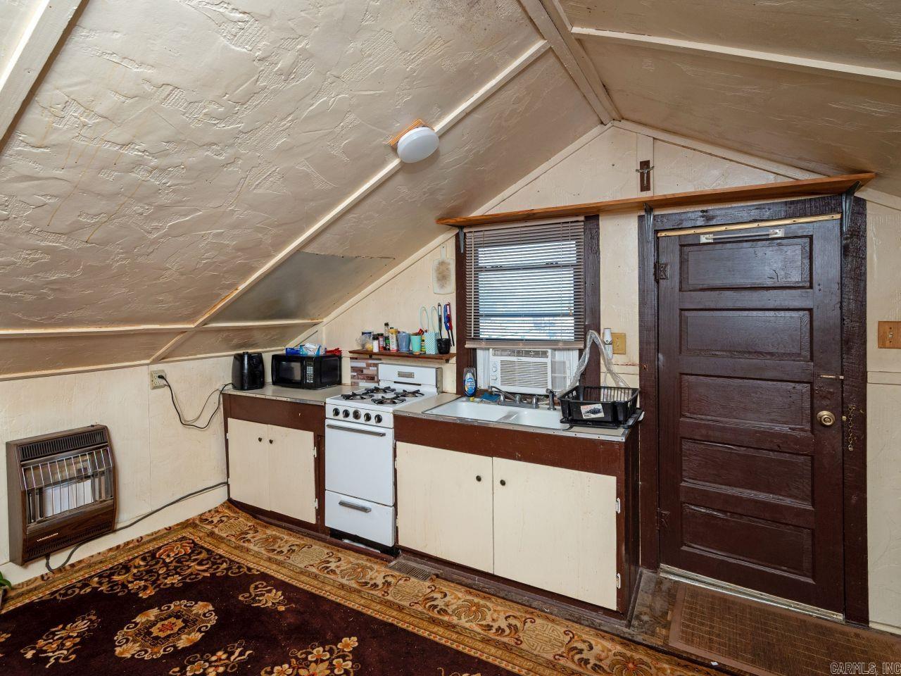 1305 Fair Park Blvd Property Photo 16