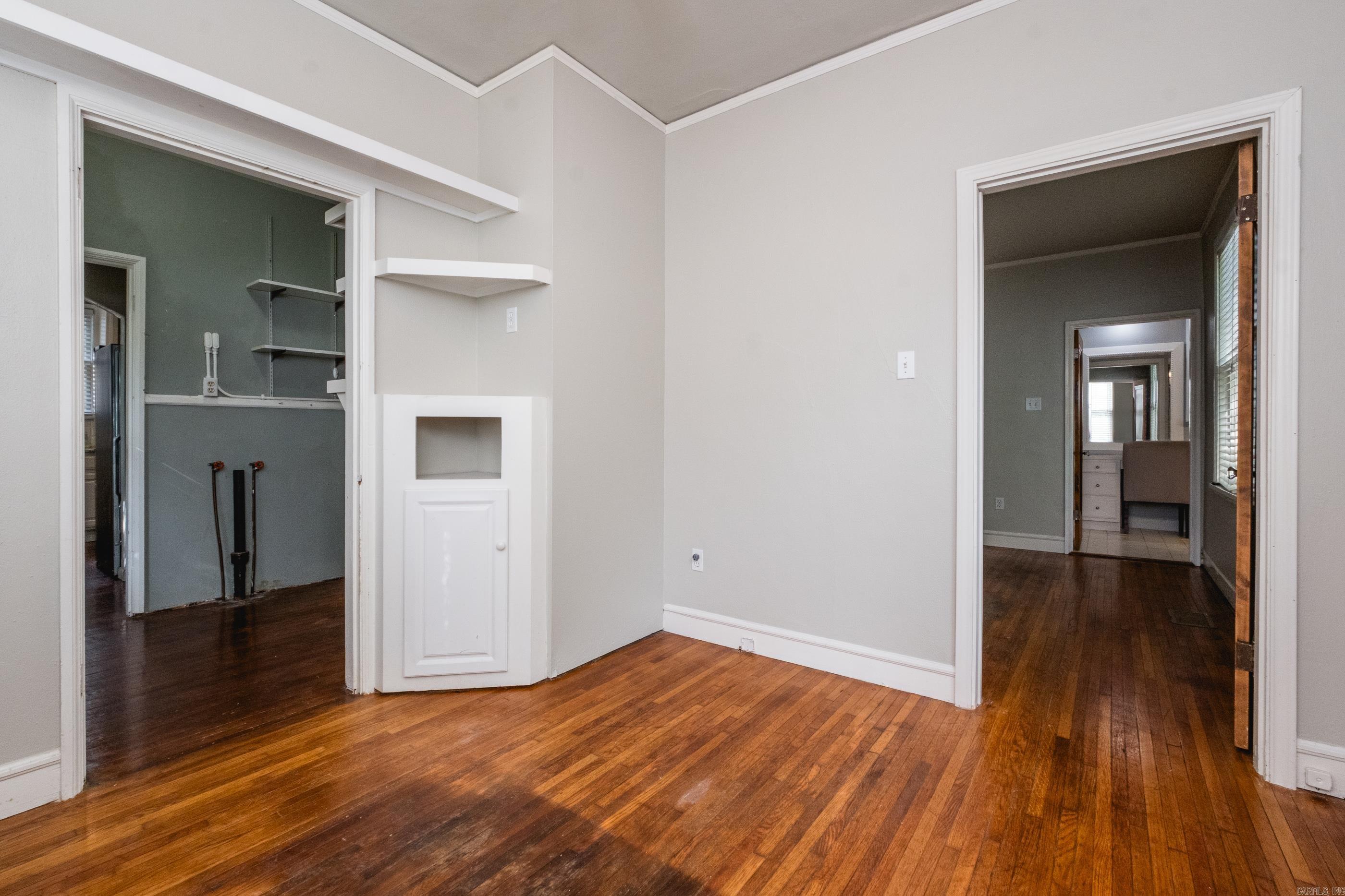 304 Thayer St Property Photo 14