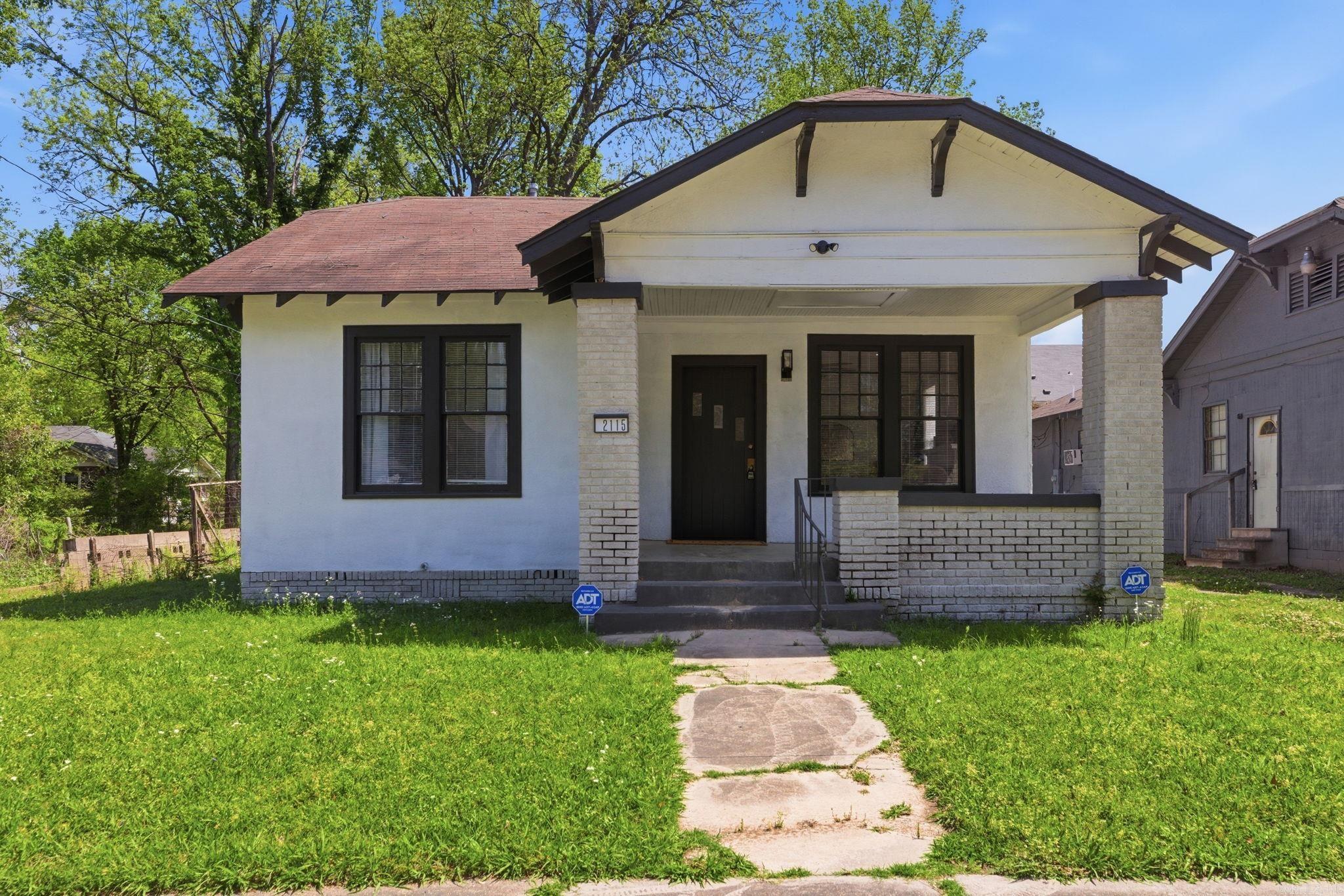 2115 S Cherry St Property Photo 1