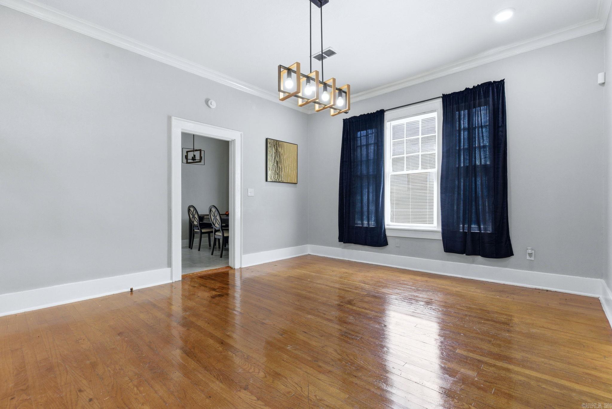 2115 S Cherry St Property Photo 8