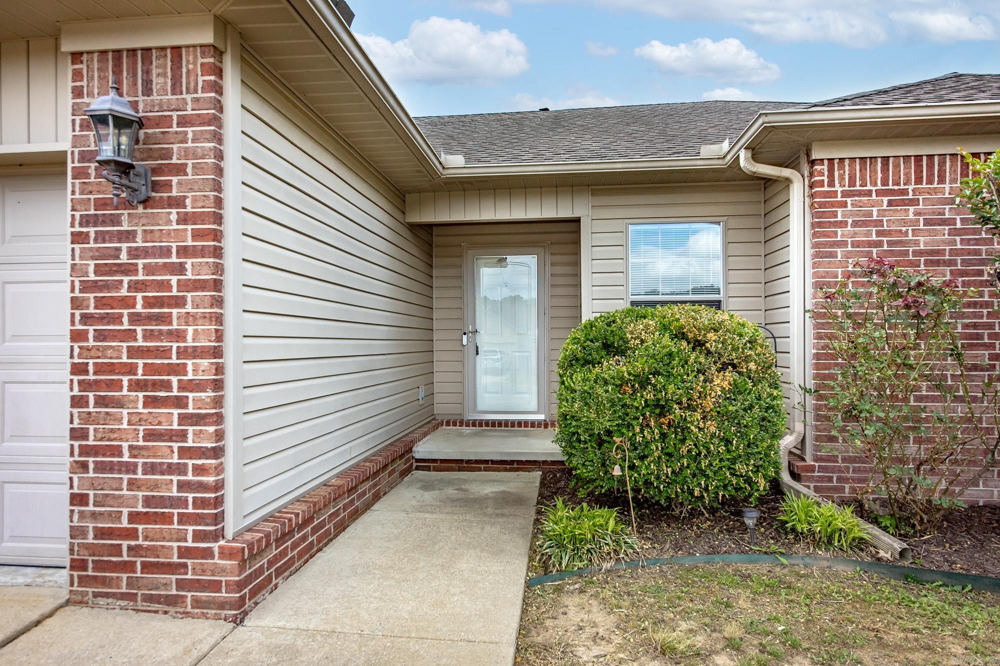 37 Mustang Drive Property Photo 4