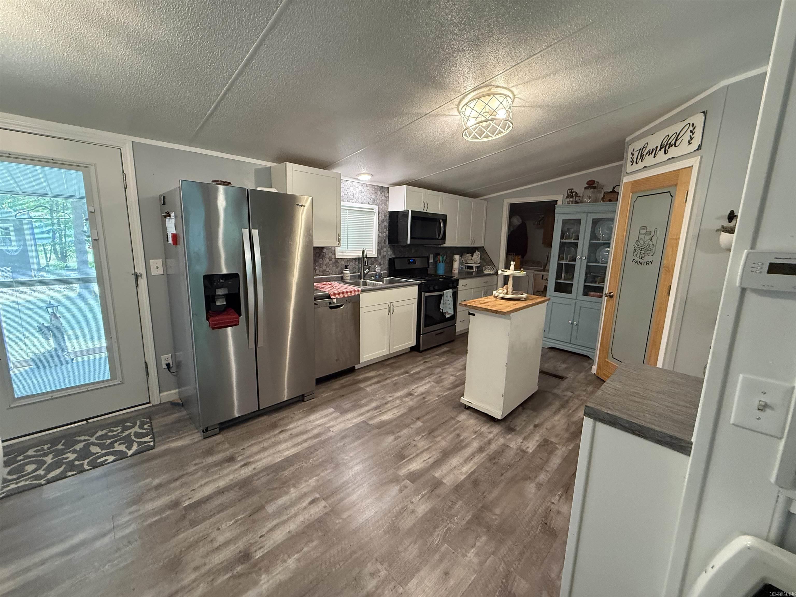 164 Murray St Property Photo 8