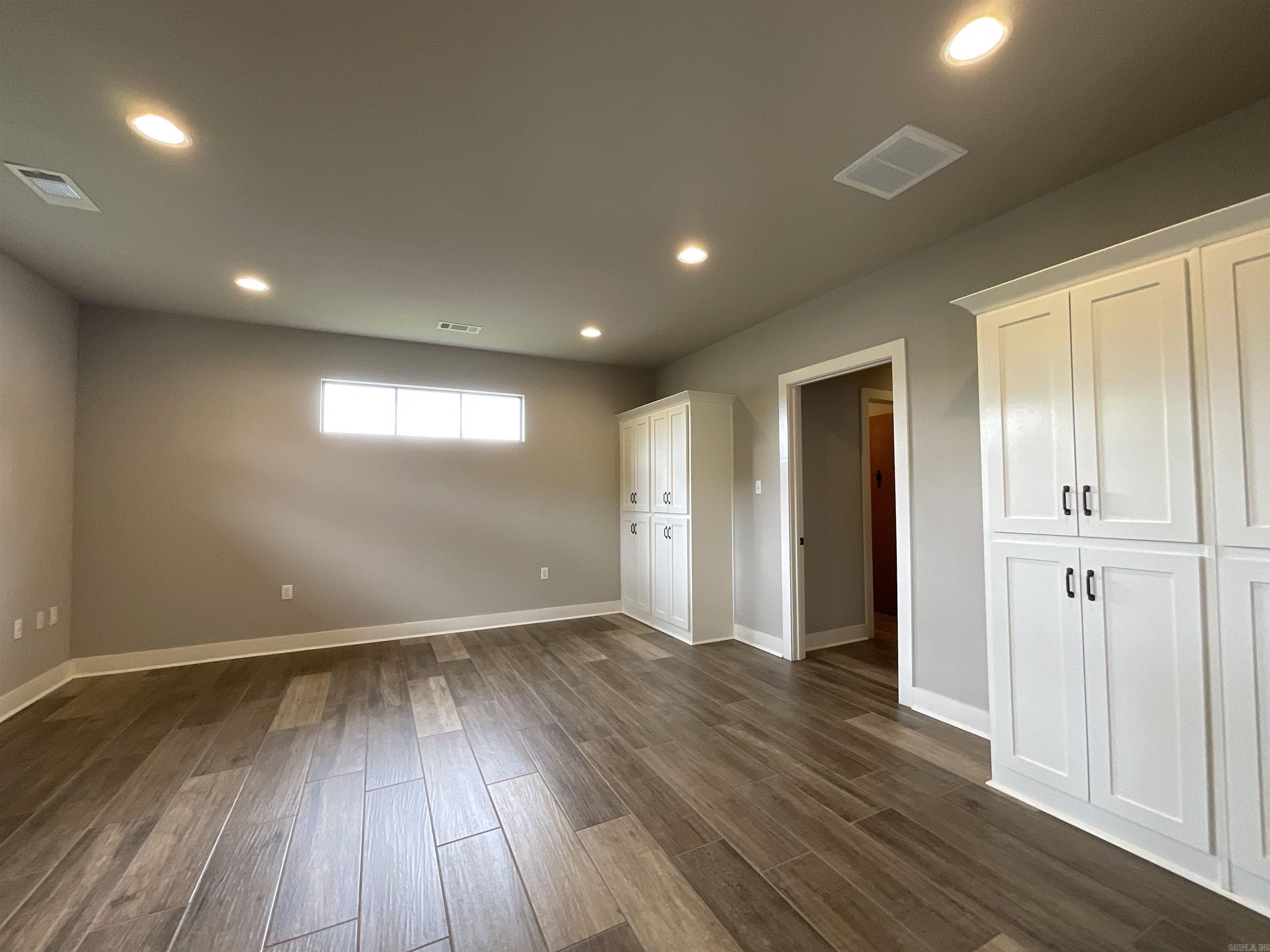 1009 S Redmond Road Property Photo 8