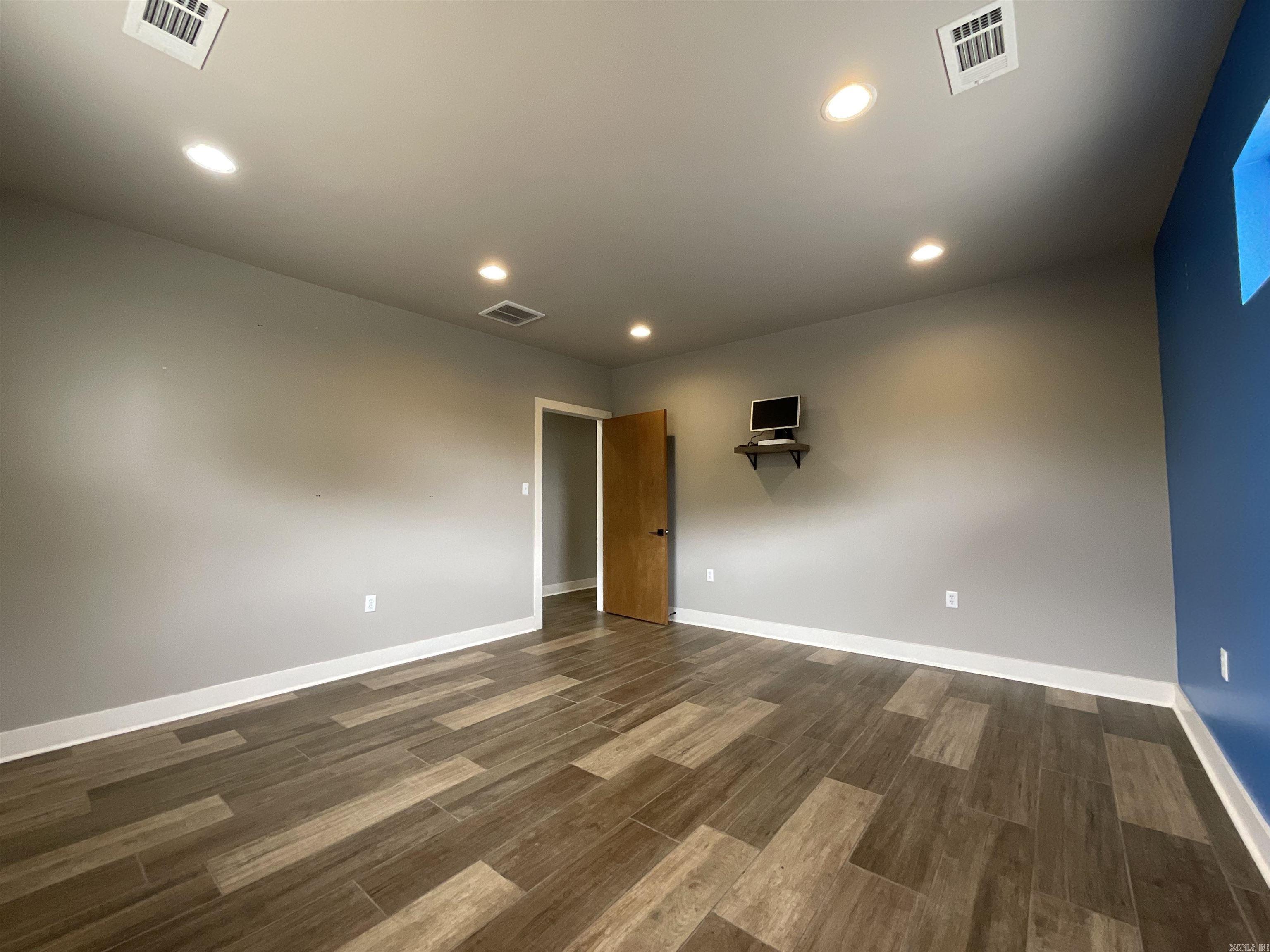 1009 S Redmond Road Property Photo 13