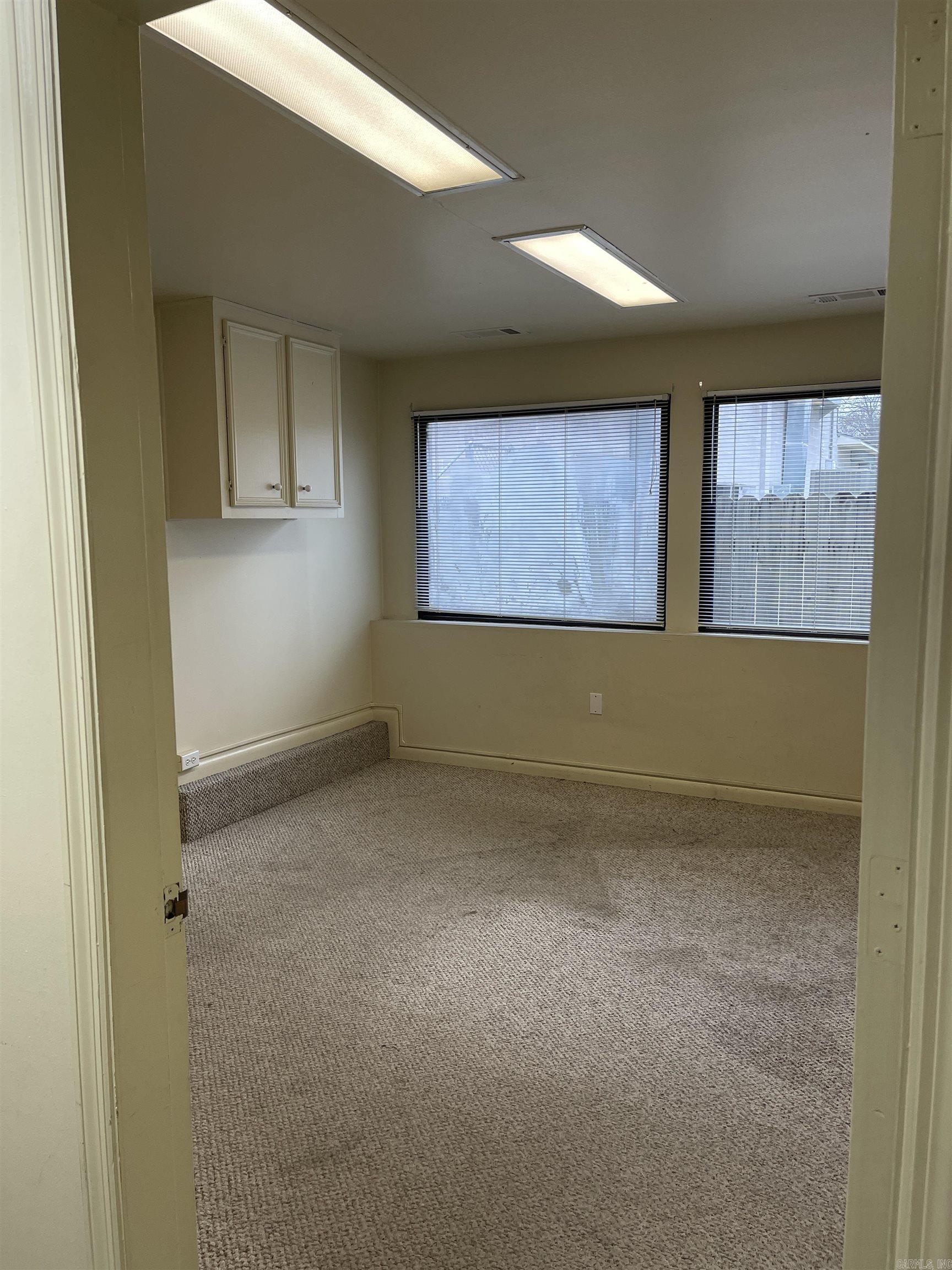 1529 S University Ave Property Photo 8