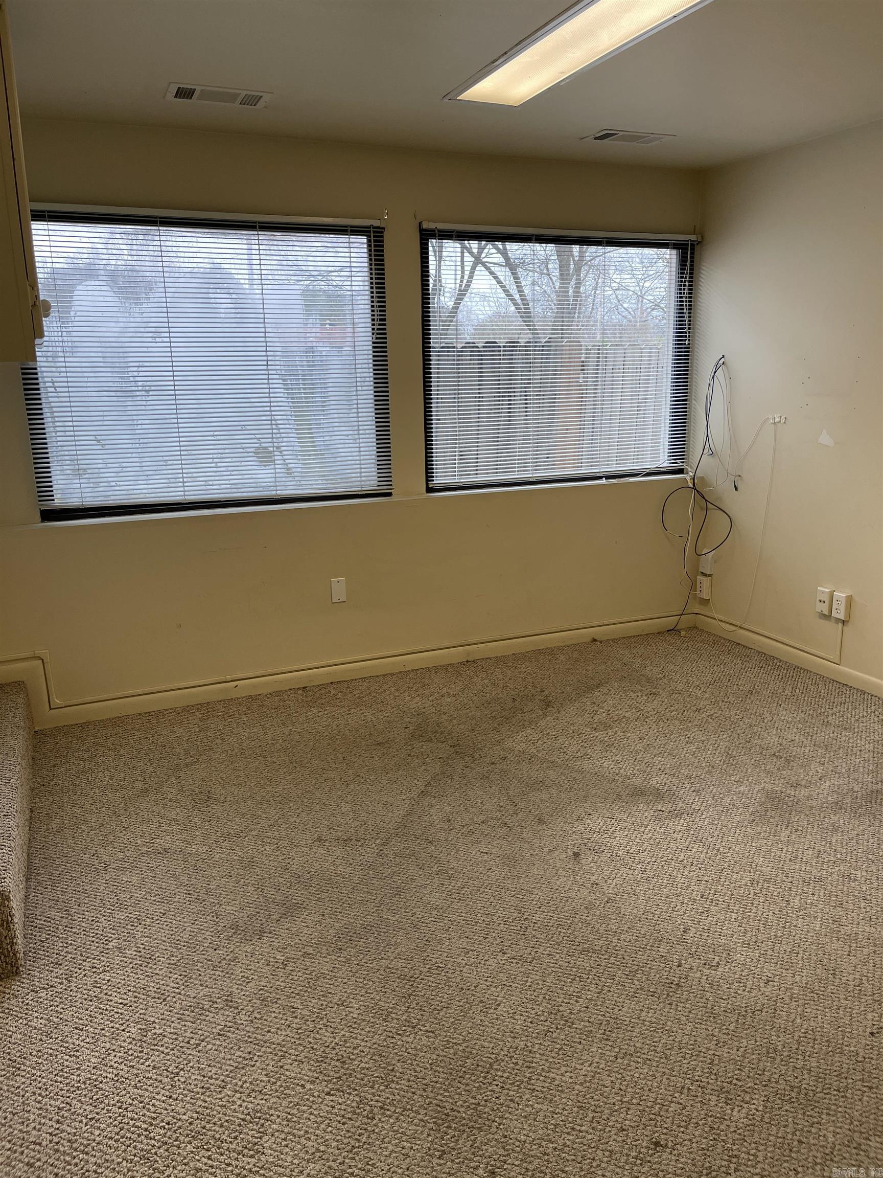 1529 S University Ave Property Photo 9