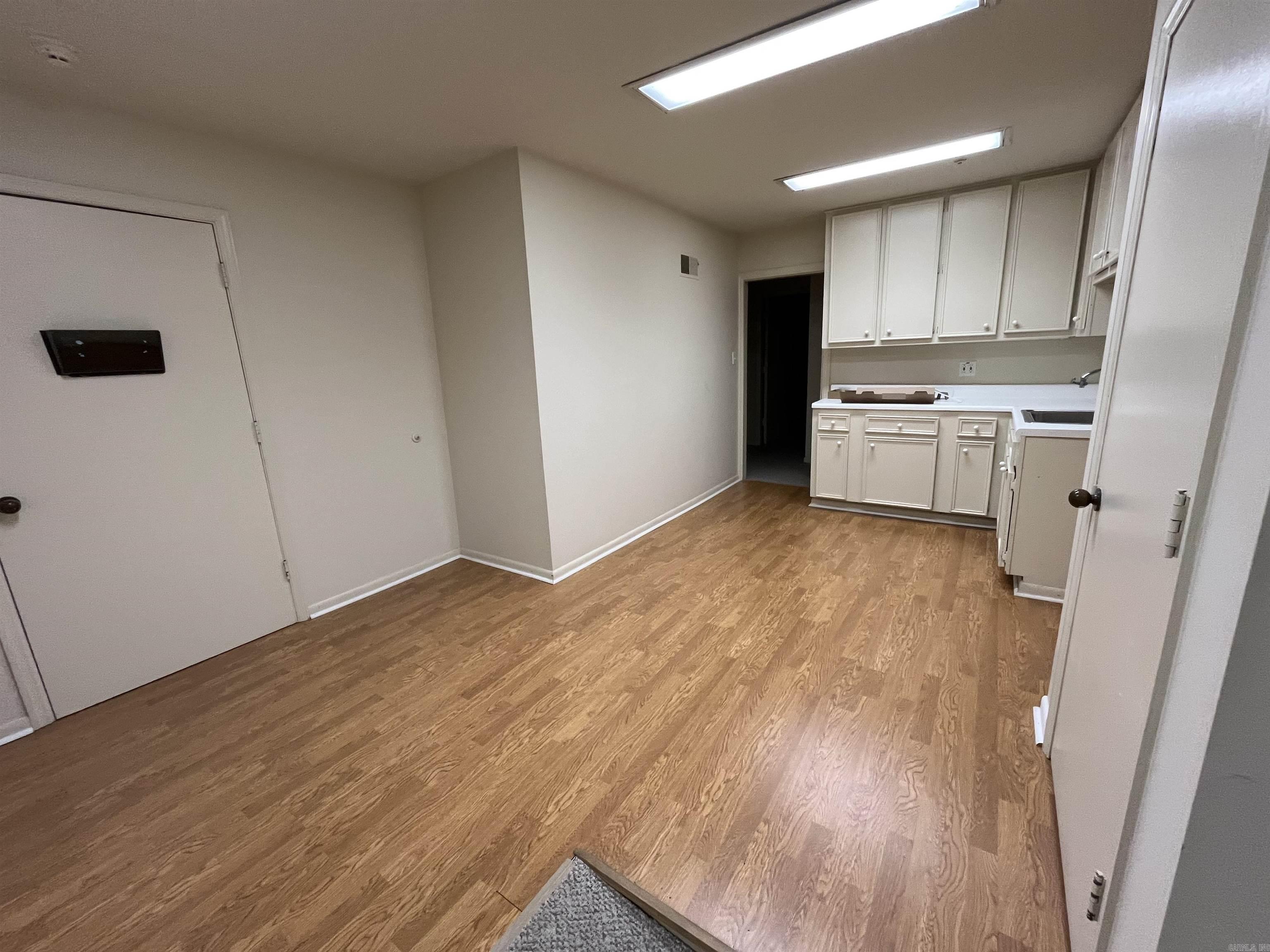 1529 S University Ave Property Photo 21