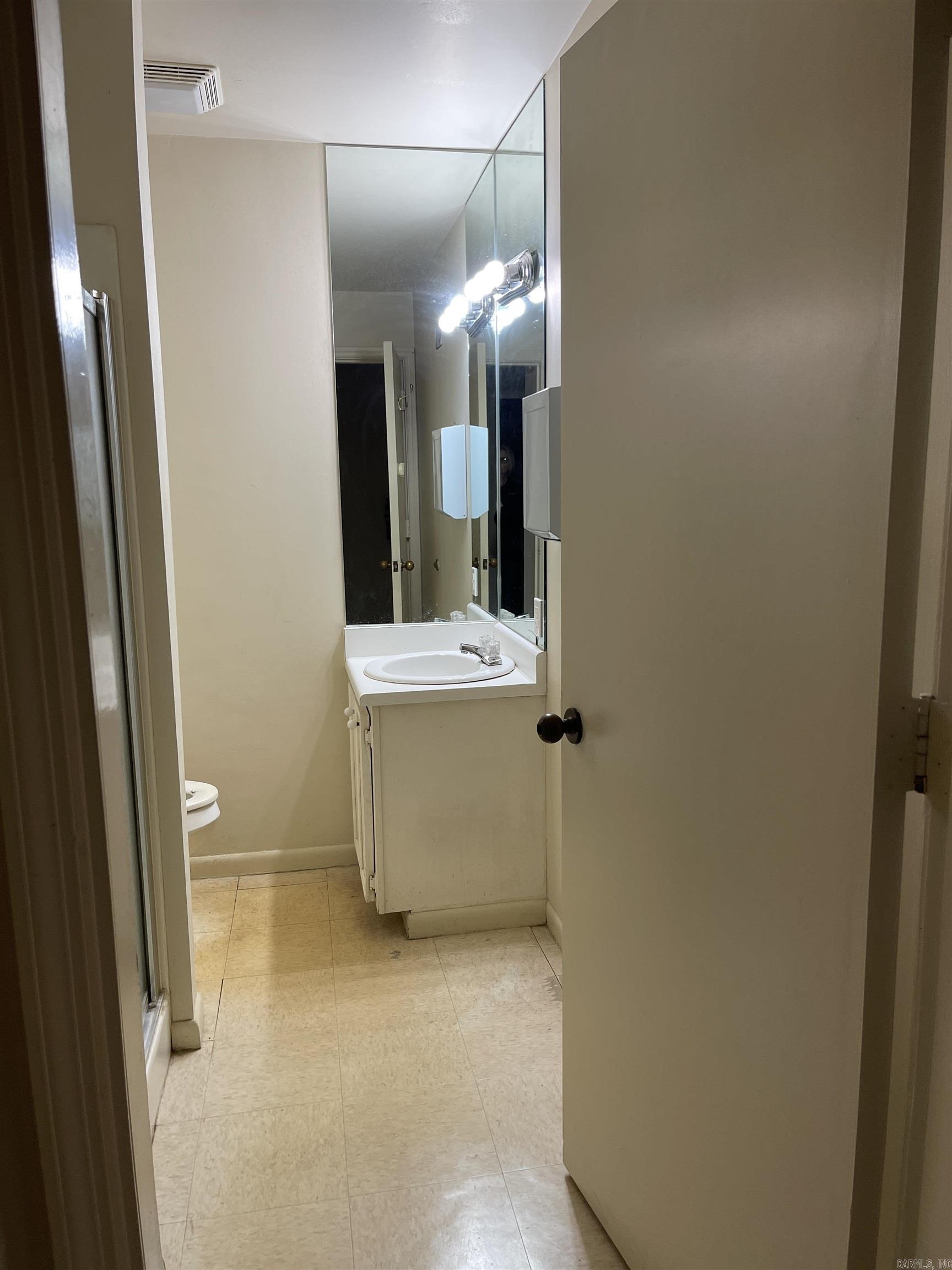1529 S University Ave Property Photo 23