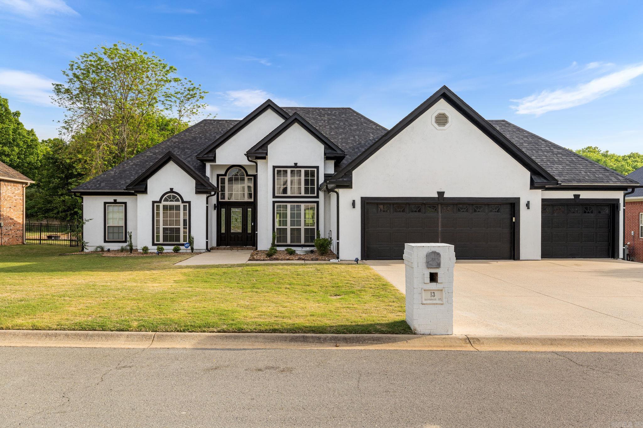 13 Sawgrass Street Property Photo 1
